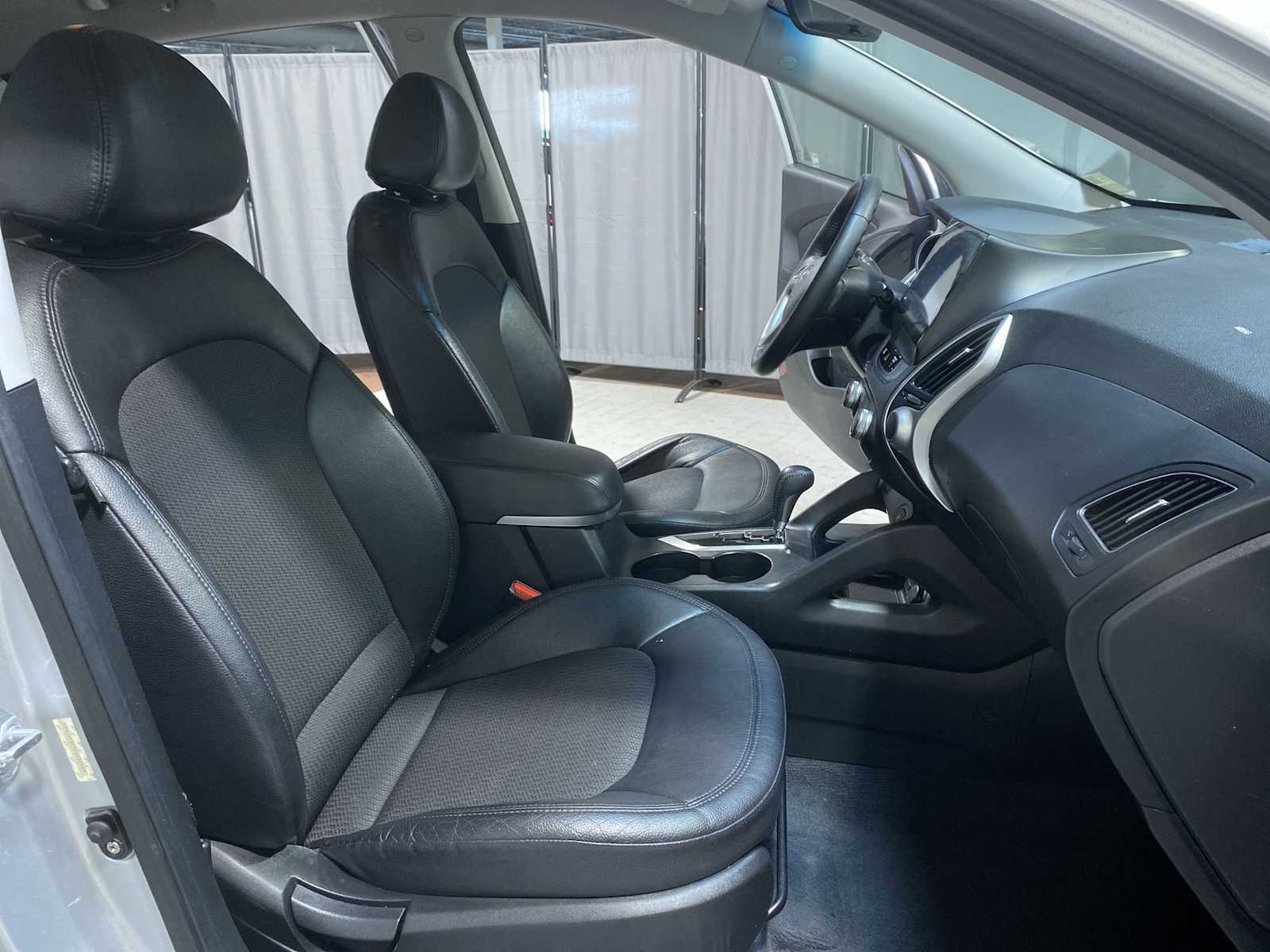 Thumbnail: 2012 Hyundai Tucson - 14