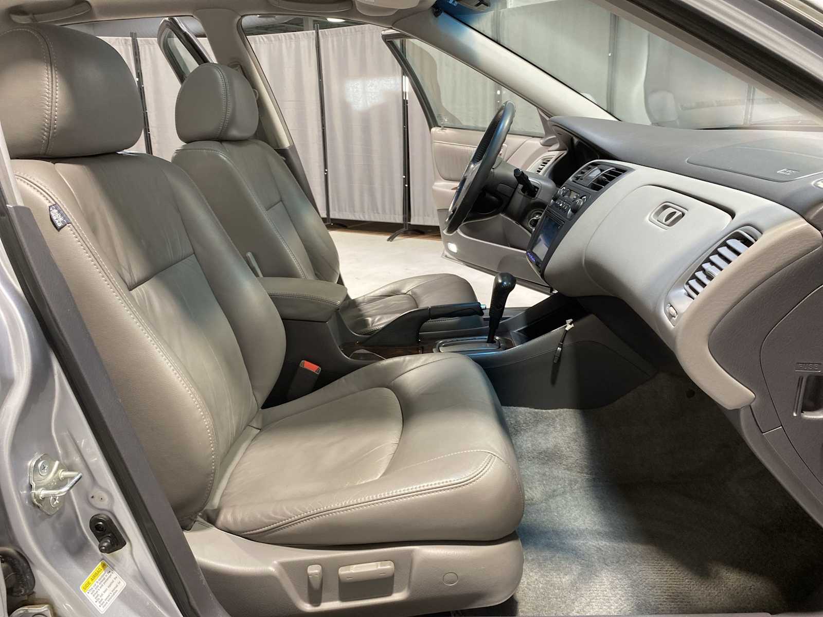 Thumbnail: 2001 Honda Accord - 14