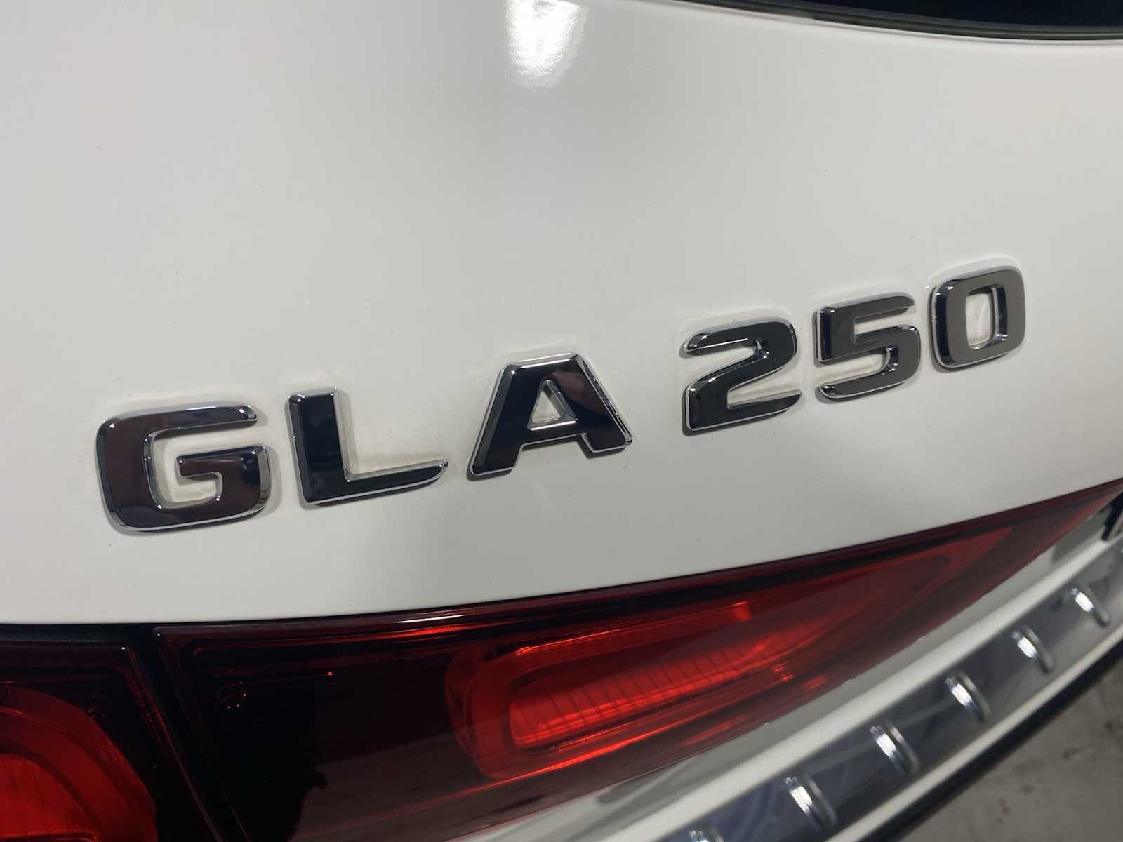 Thumbnail: 2023 Mercedes-Benz GLA - 7