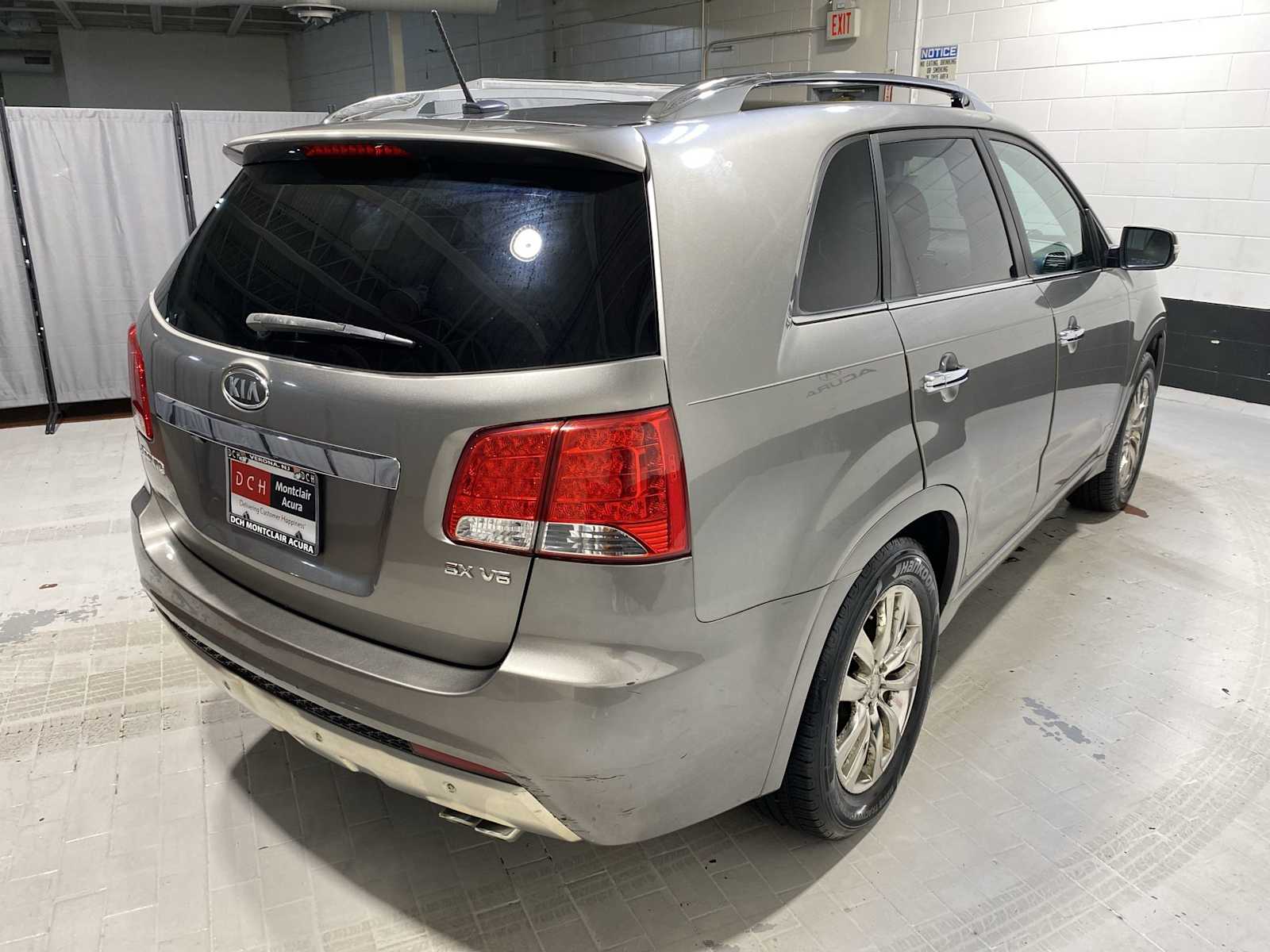 Thumbnail: 2011 Kia Sorento - 26