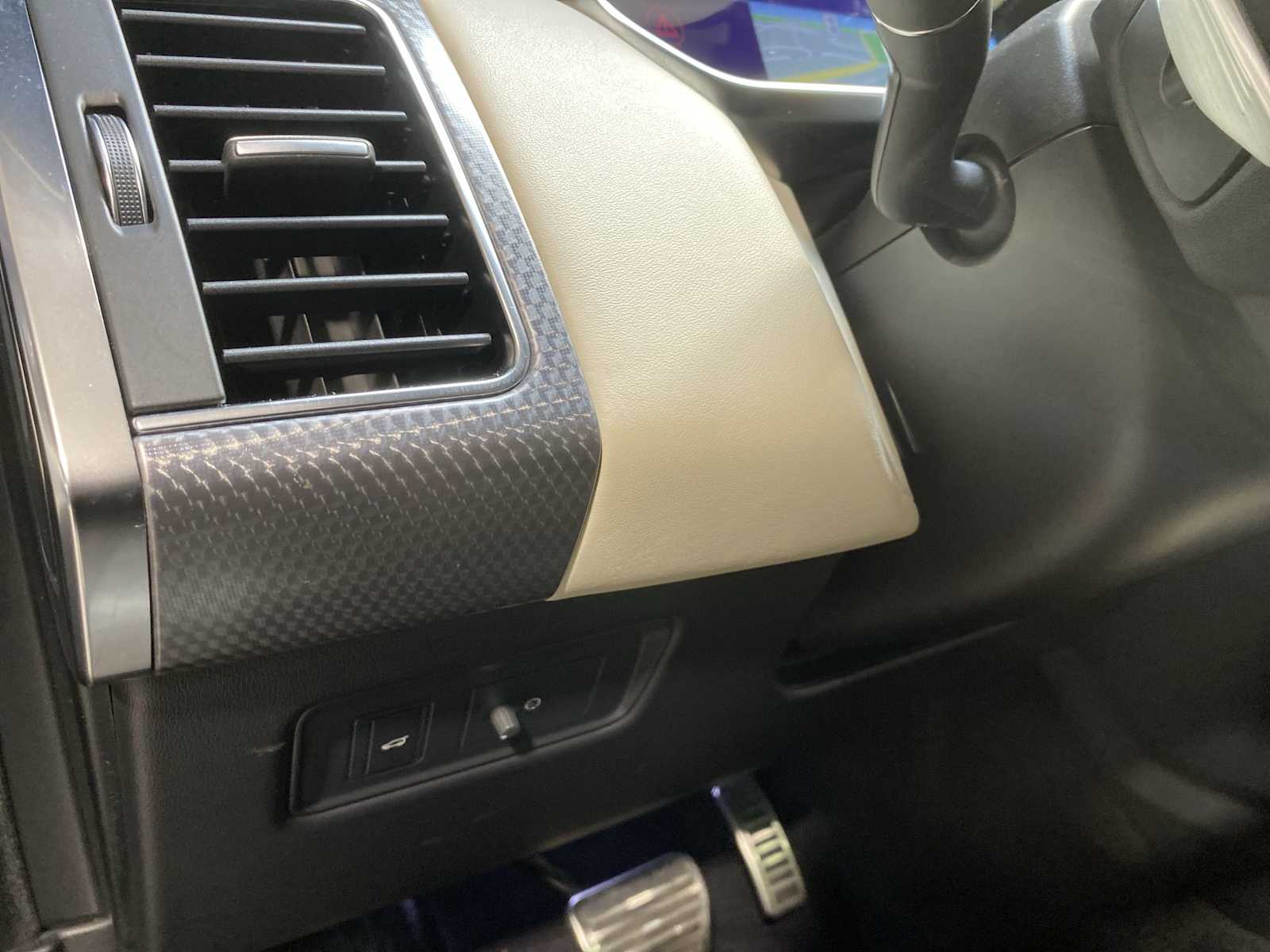 Thumbnail: 2020 Land Rover Range Rover Sport - 24