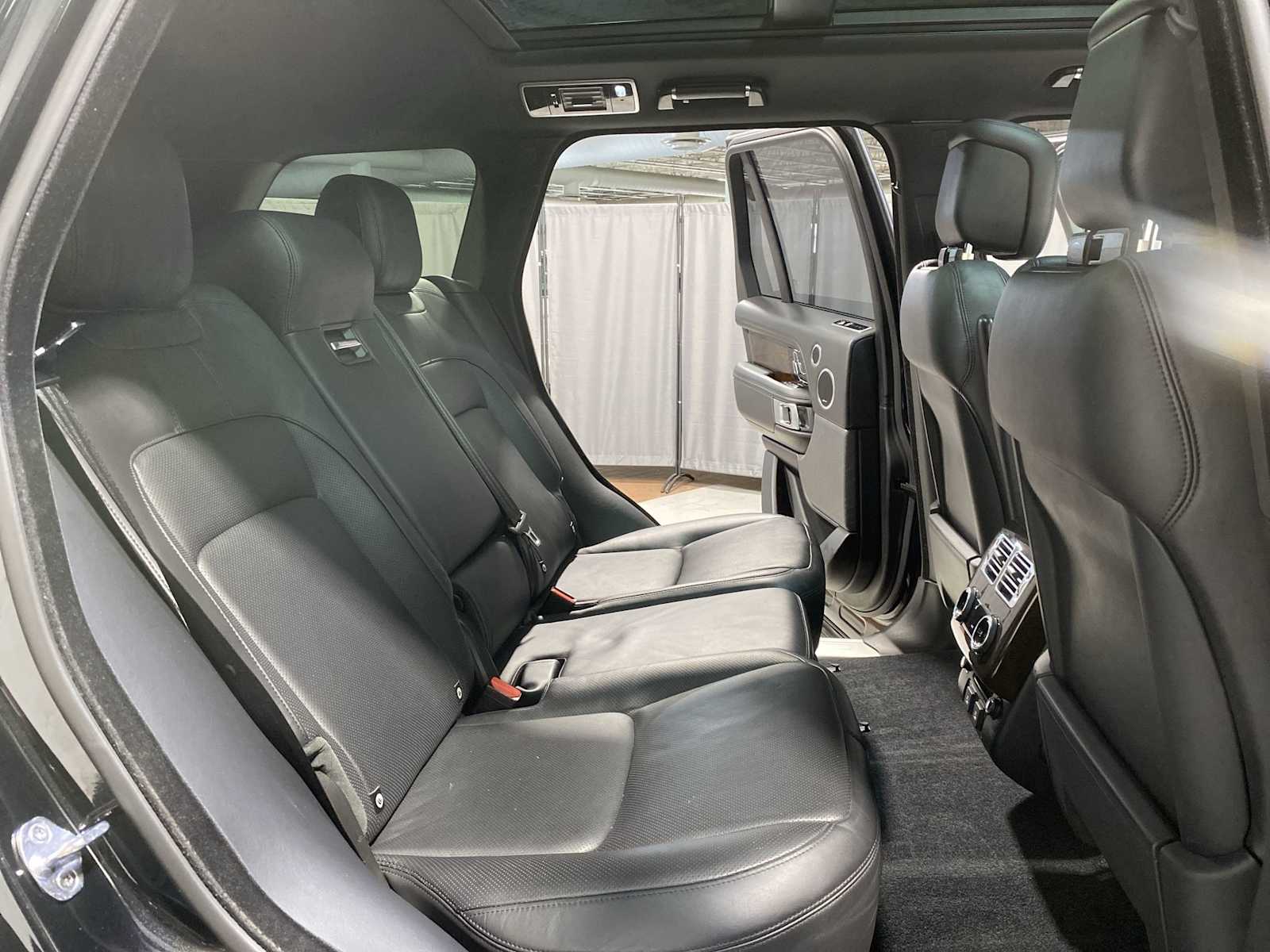 Thumbnail: 2021 Land Rover Range Rover - 13