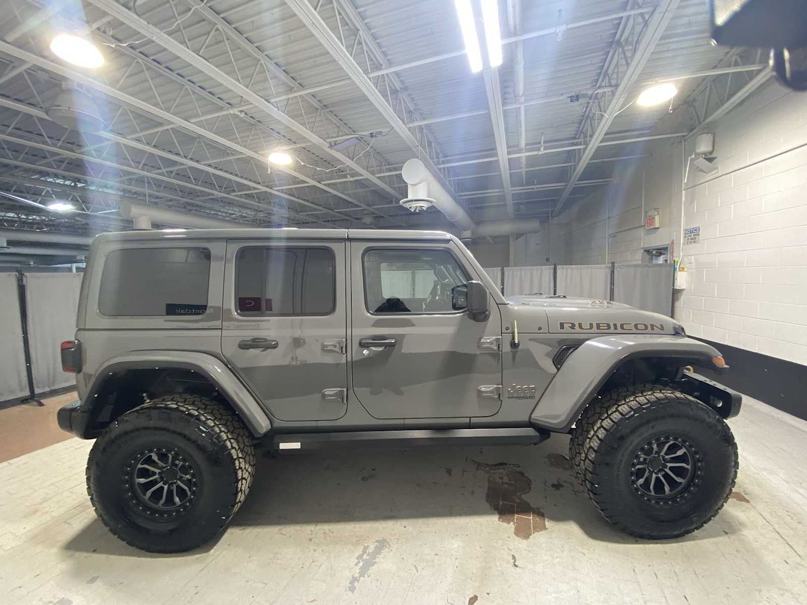 Thumbnail: 2021 Jeep Wrangler - 27