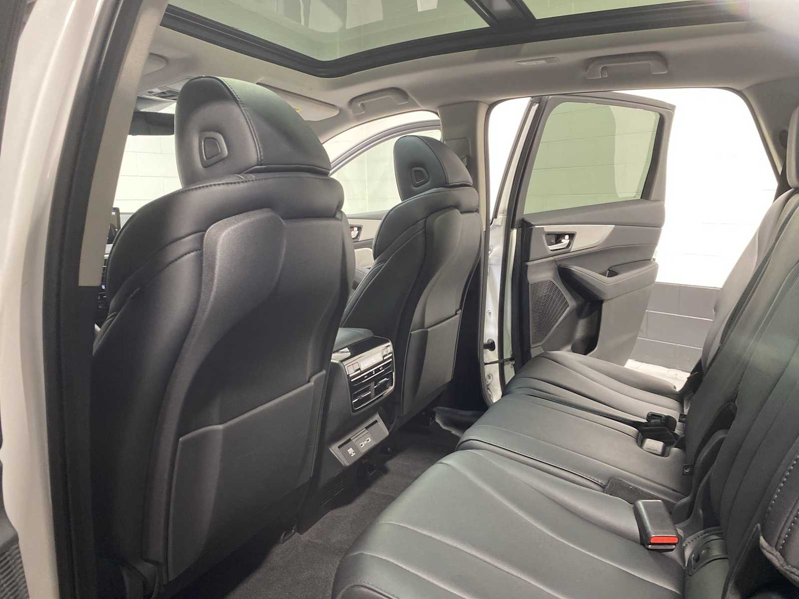 Thumbnail: 2023 Acura MDX - 12