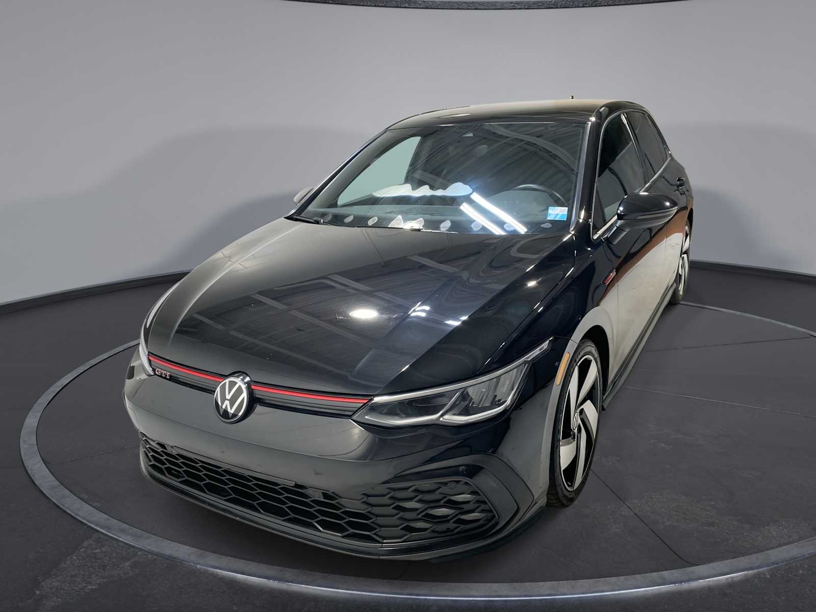 Thumbnail: 2022 Volkswagen Golf - 1