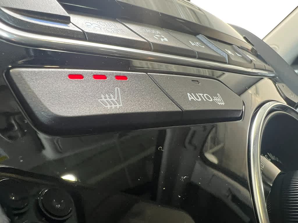 Thumbnail: 2025 Acura RDX - 18