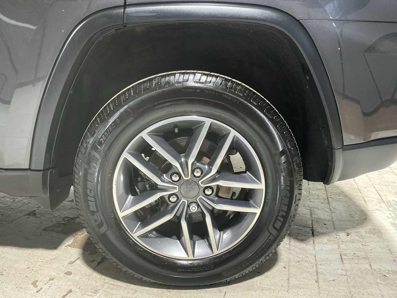 Thumbnail: 2020 Jeep Grand Cherokee - 8