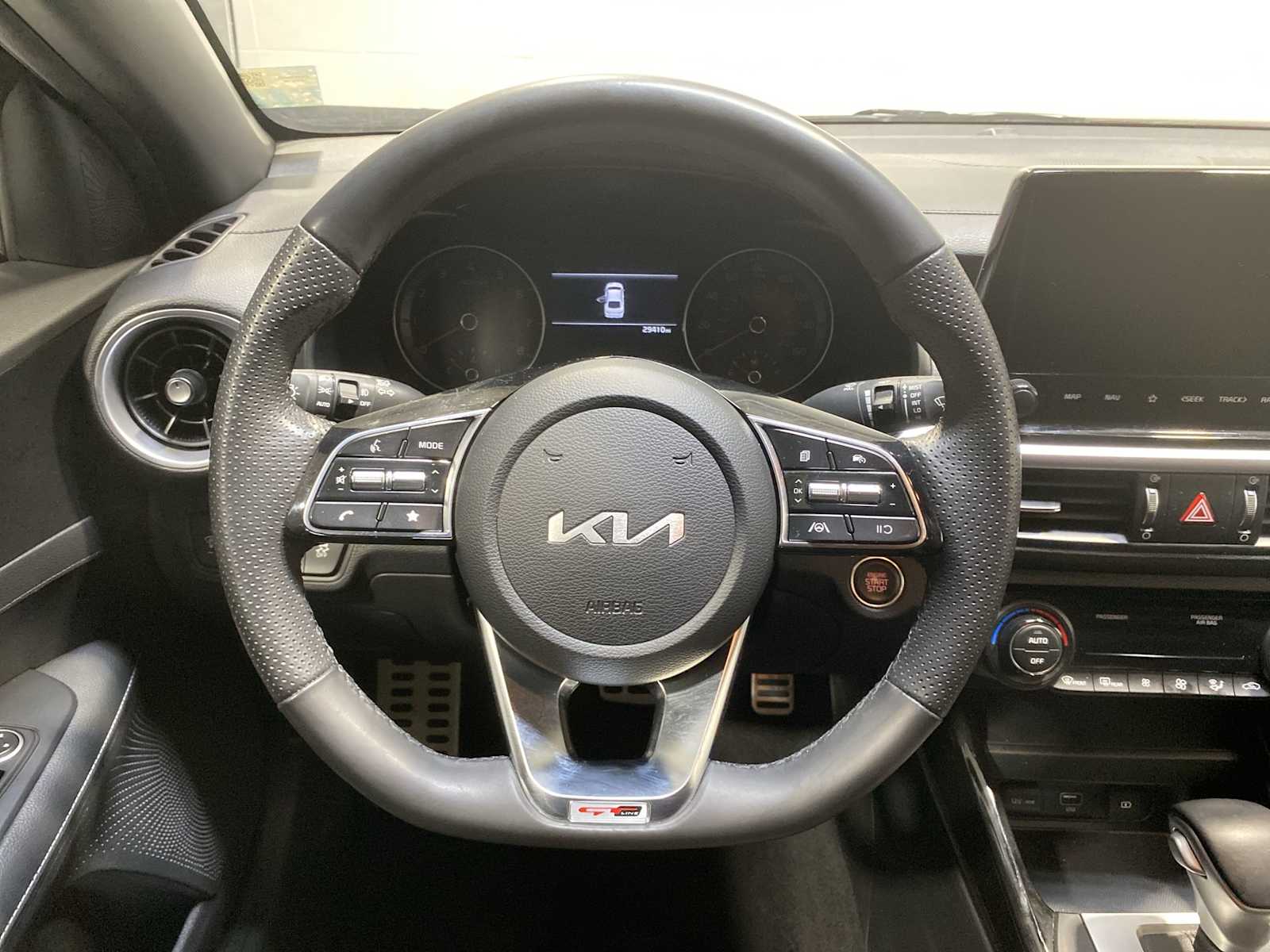 Thumbnail: 2023 Kia Forte - 15