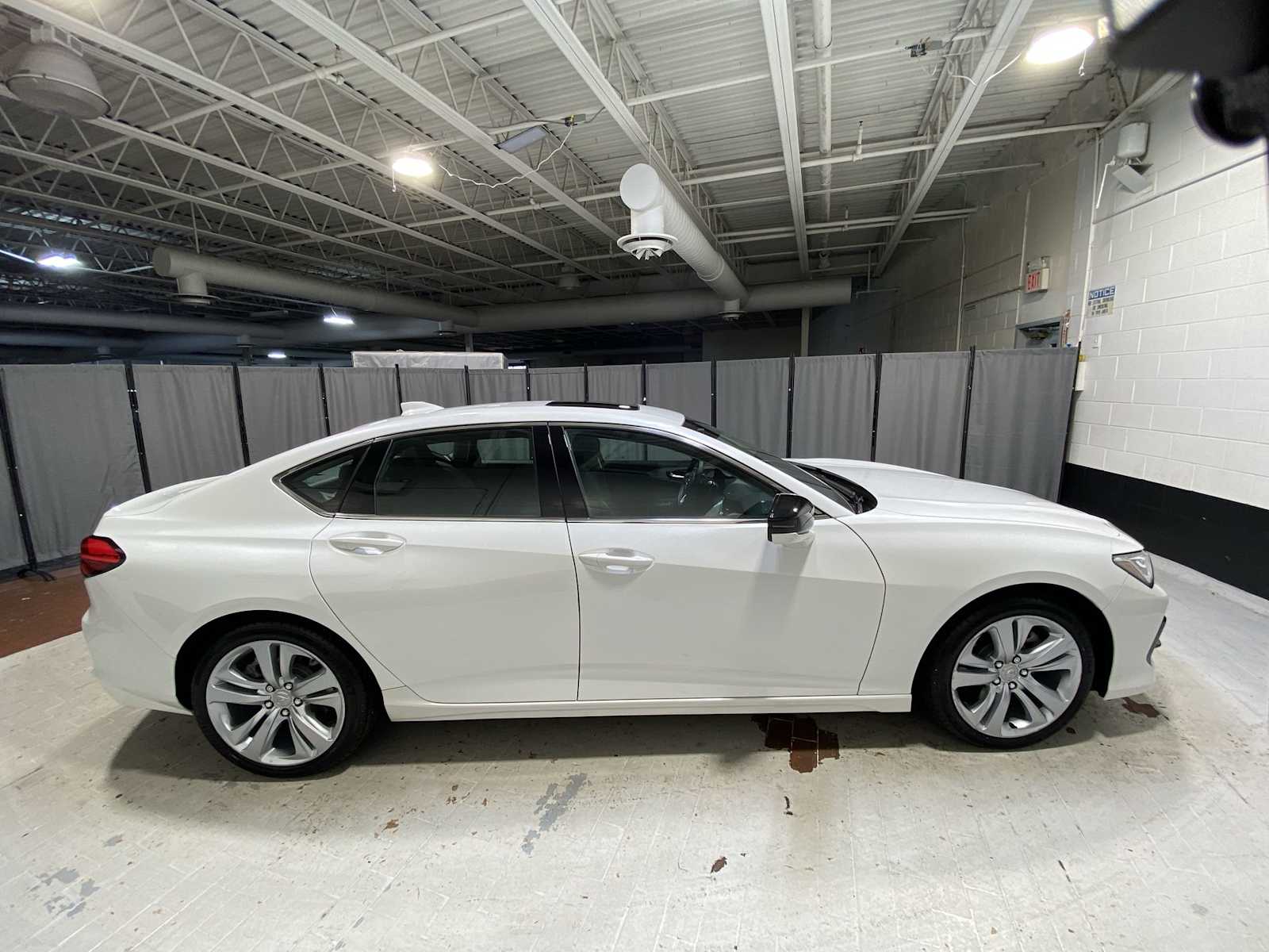 Thumbnail: 2022 Acura TLX - 27