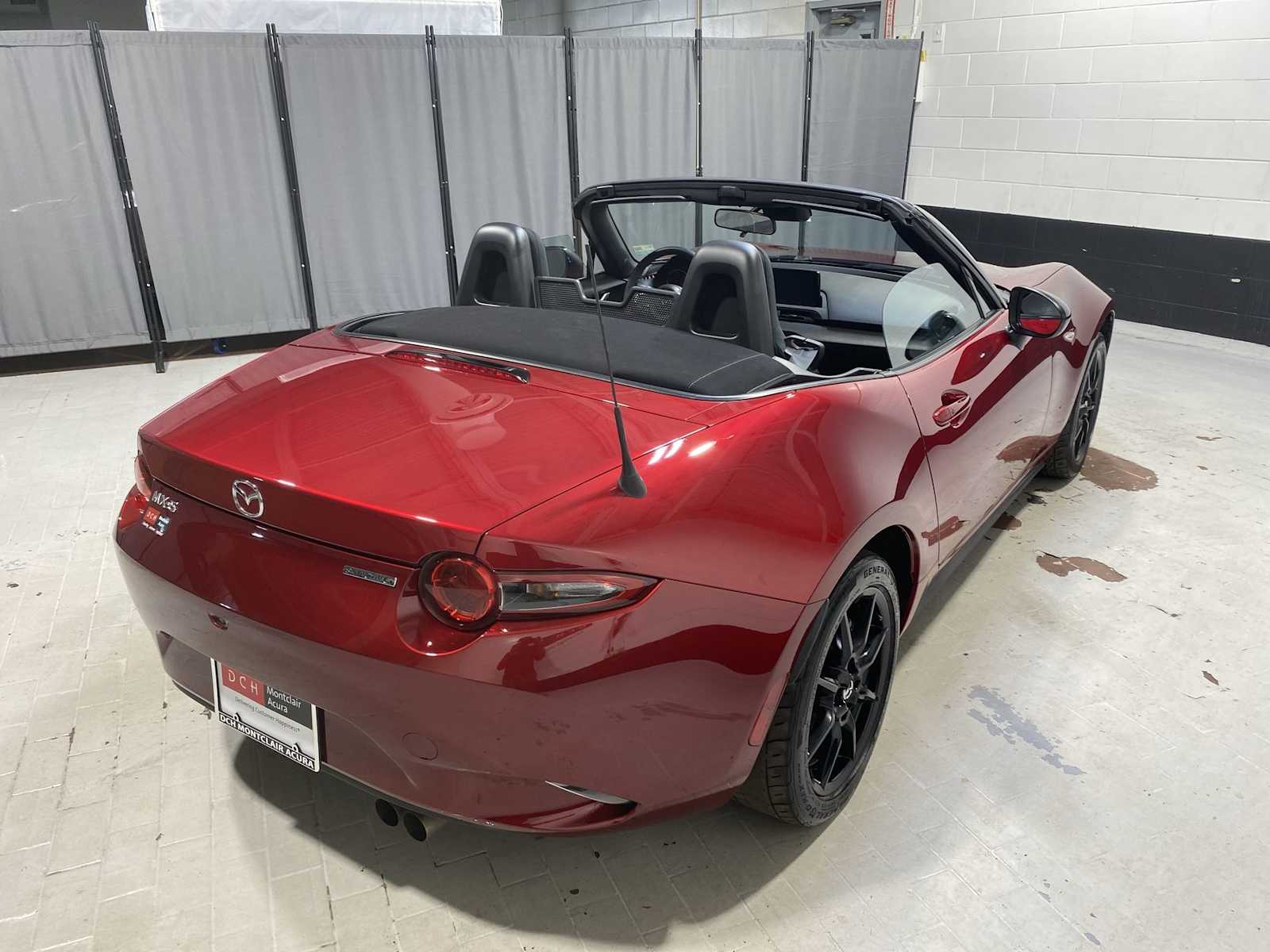 Thumbnail: 2021 Mazda MX-5 Miata - 23