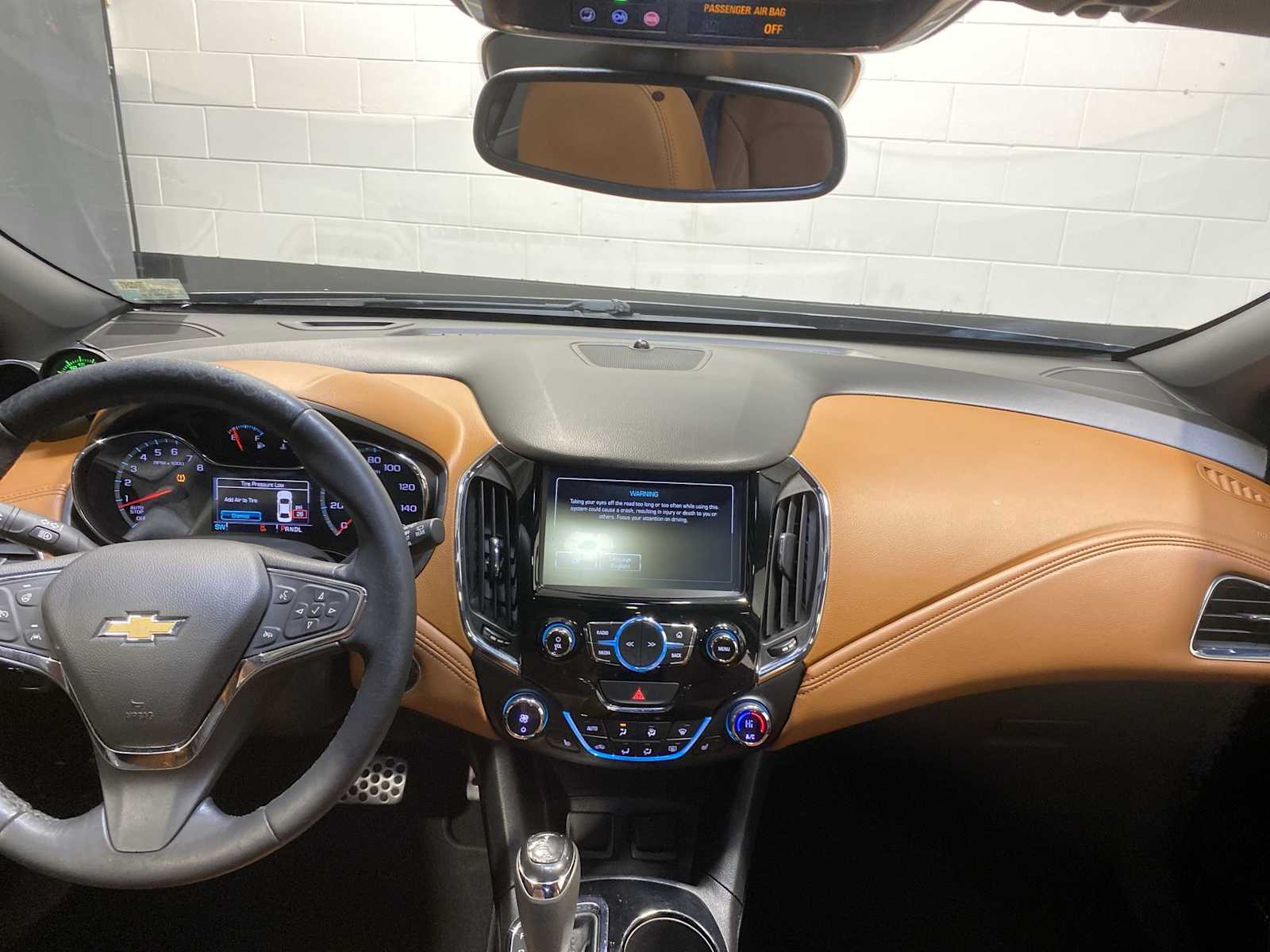 Thumbnail: 2017 Chevrolet Cruze - 10