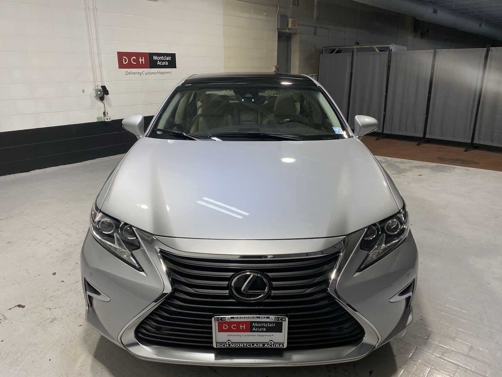 Thumbnail: 2016 Lexus ES - 6
