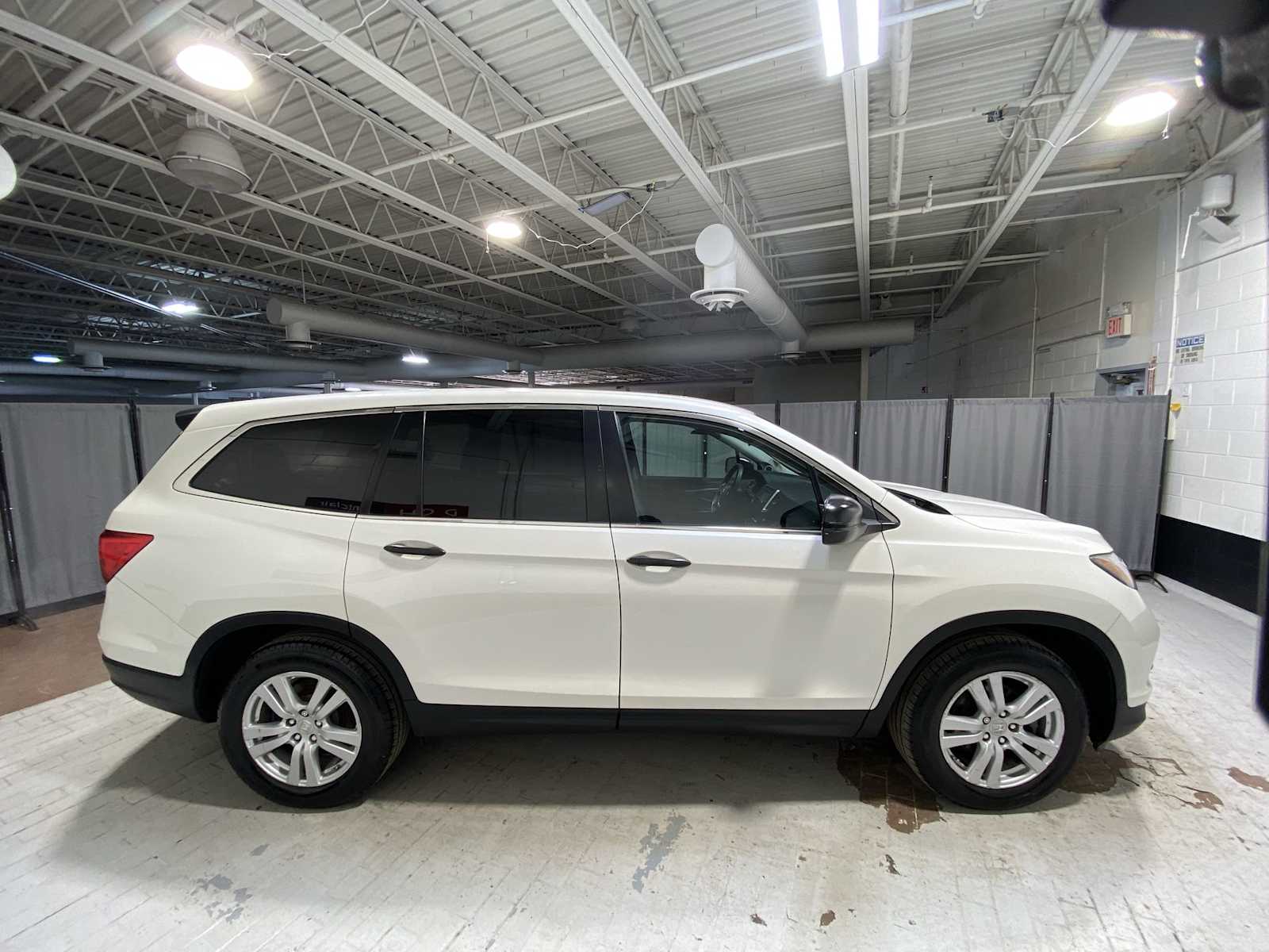 Thumbnail: 2018 Honda Pilot - 27