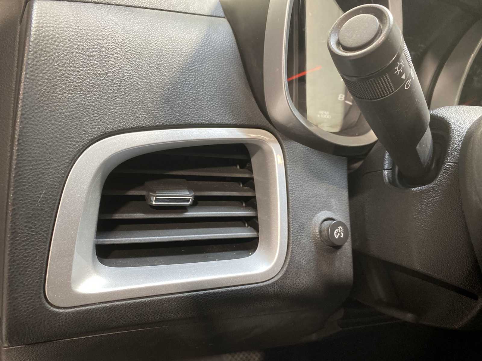 Thumbnail: 2014 Chevrolet Equinox - 24