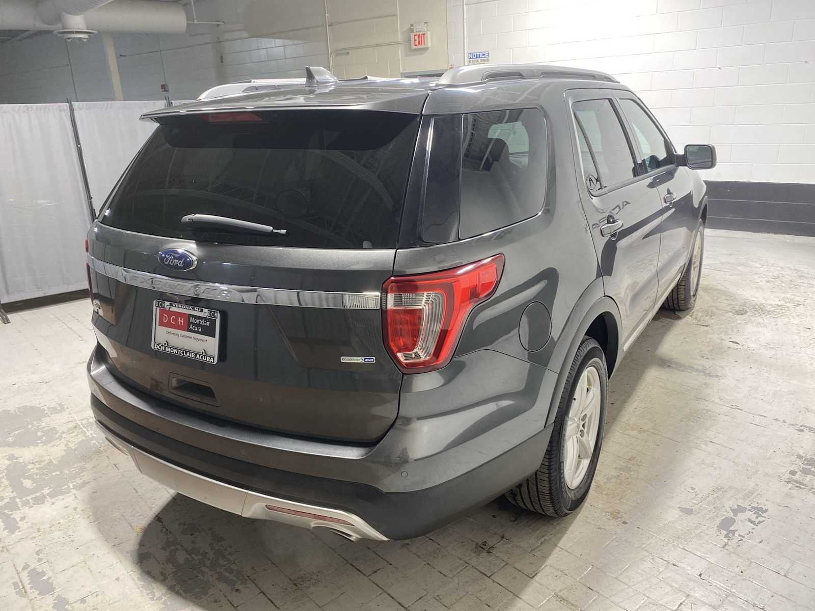 Thumbnail: 2017 Ford Explorer - 26