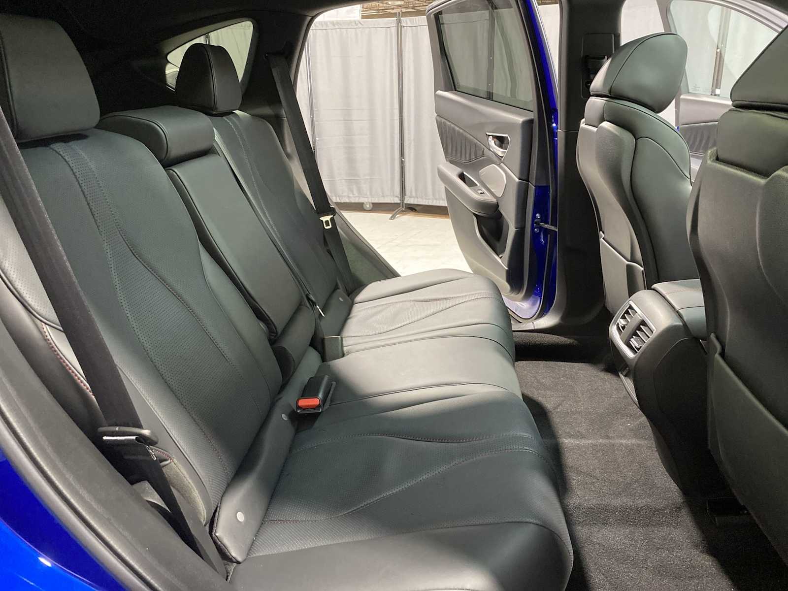 Thumbnail: 2025 Acura RDX - 13