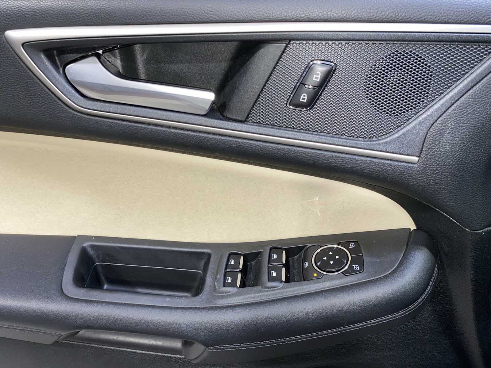 Thumbnail: 2022 Ford Edge - 23