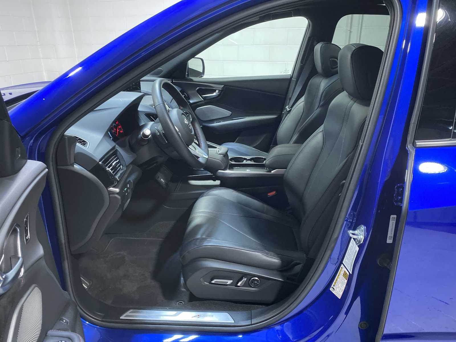 Thumbnail: 2025 Acura RDX - 2