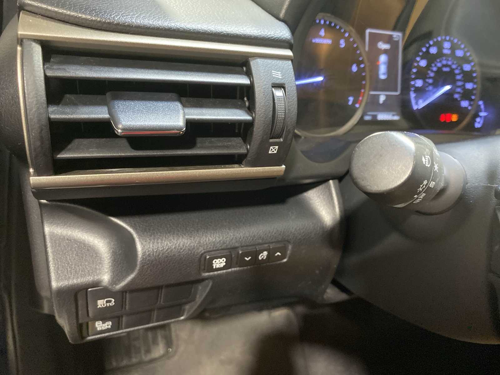 Thumbnail: 2017 Lexus IS - 24