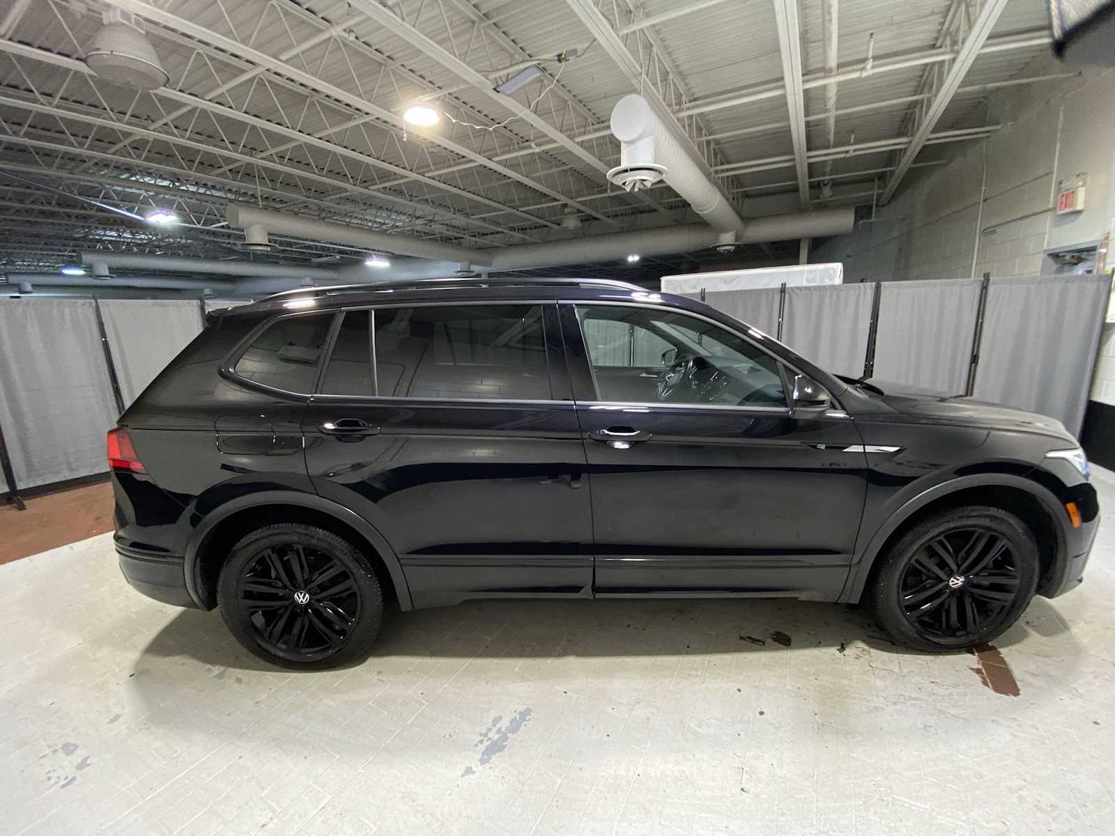 Thumbnail: 2022 Volkswagen Tiguan - 27
