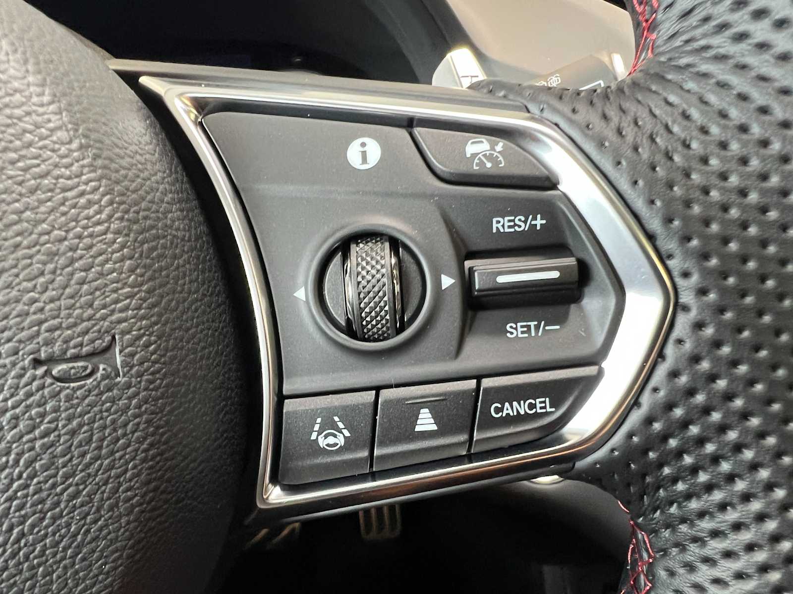 Thumbnail: 2026 Acura RDX - 18