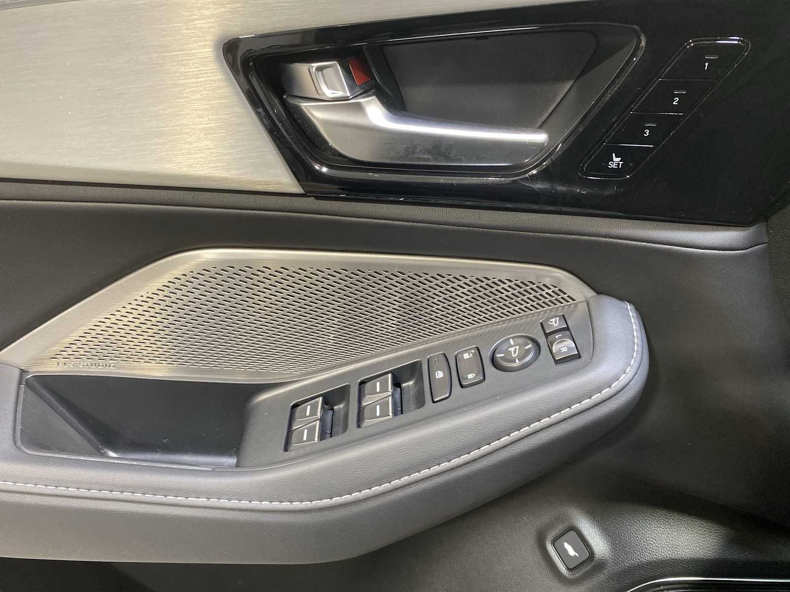 Thumbnail: 2024 Acura MDX - 23