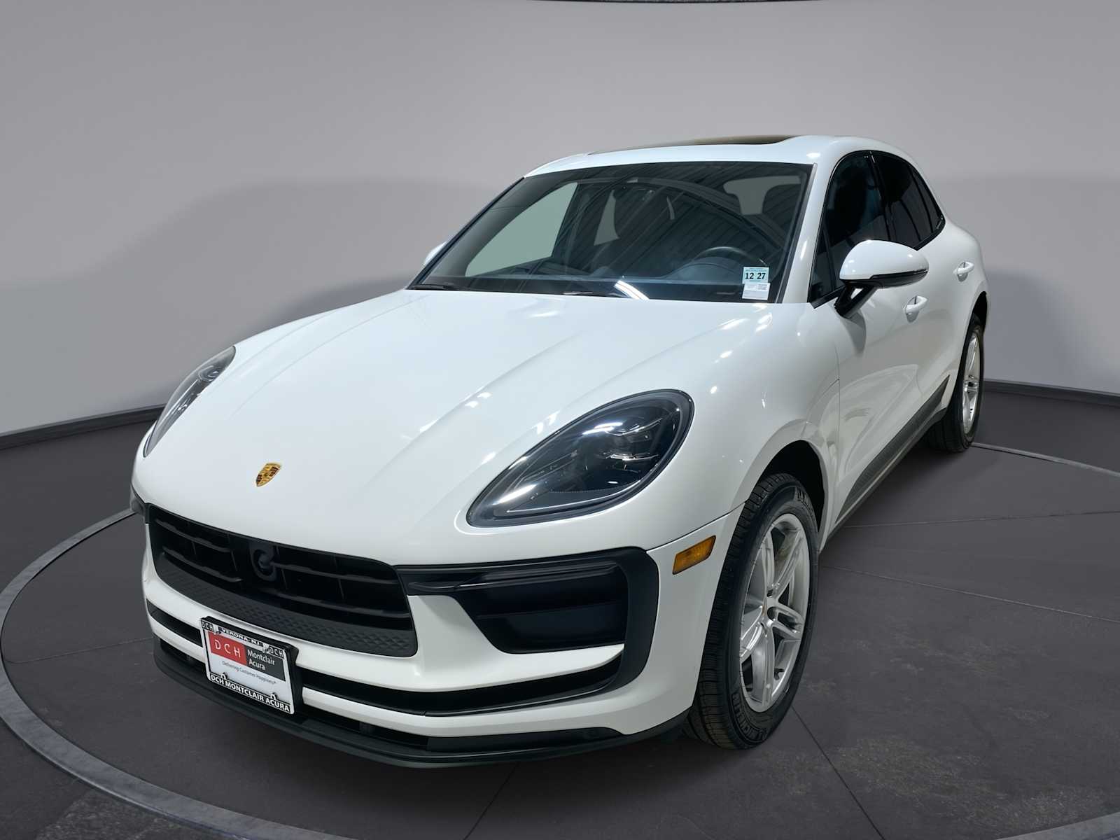 Thumbnail: 2023 Porsche Macan - 1