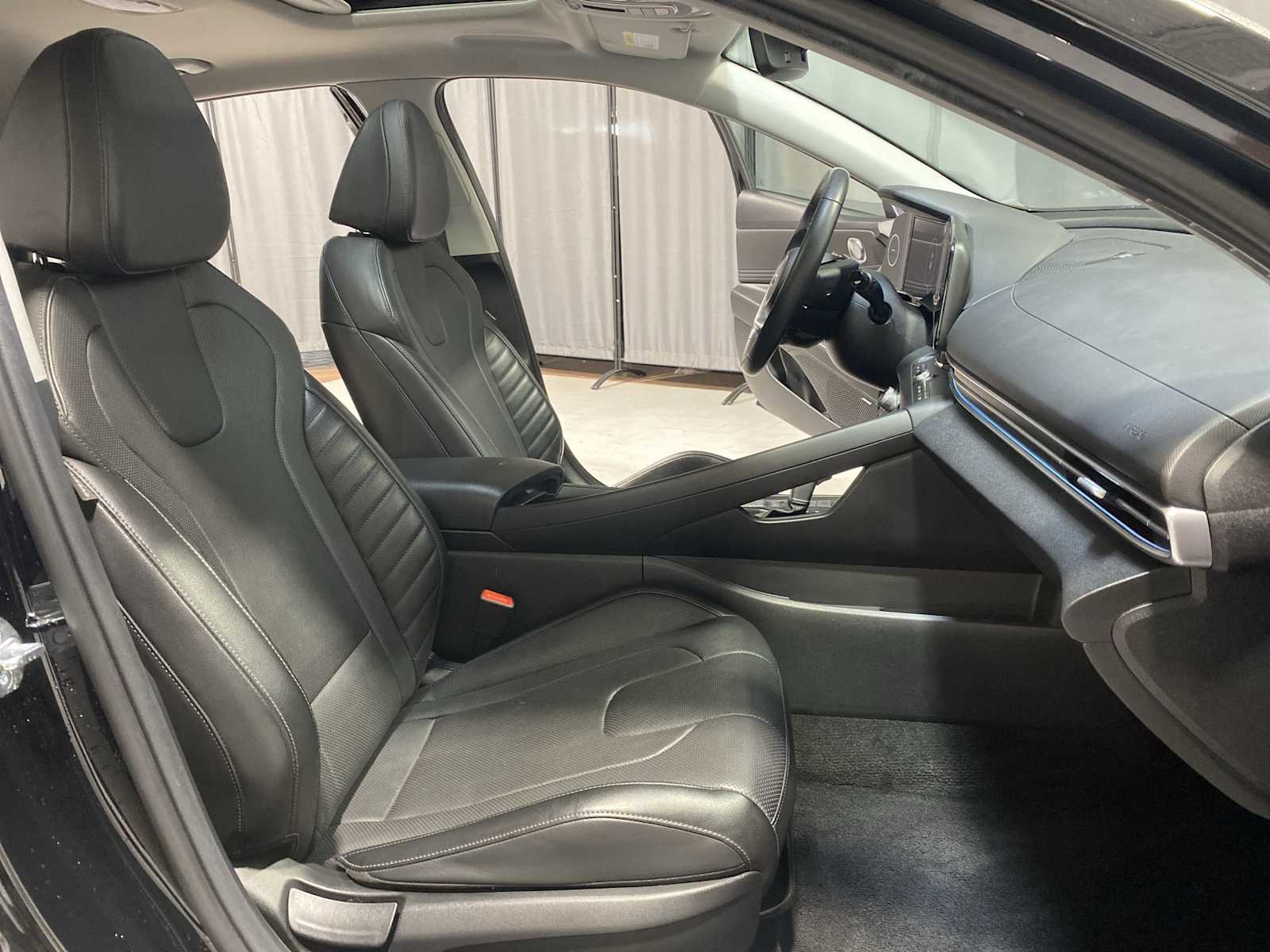 Thumbnail: 2023 Hyundai Elantra - 14