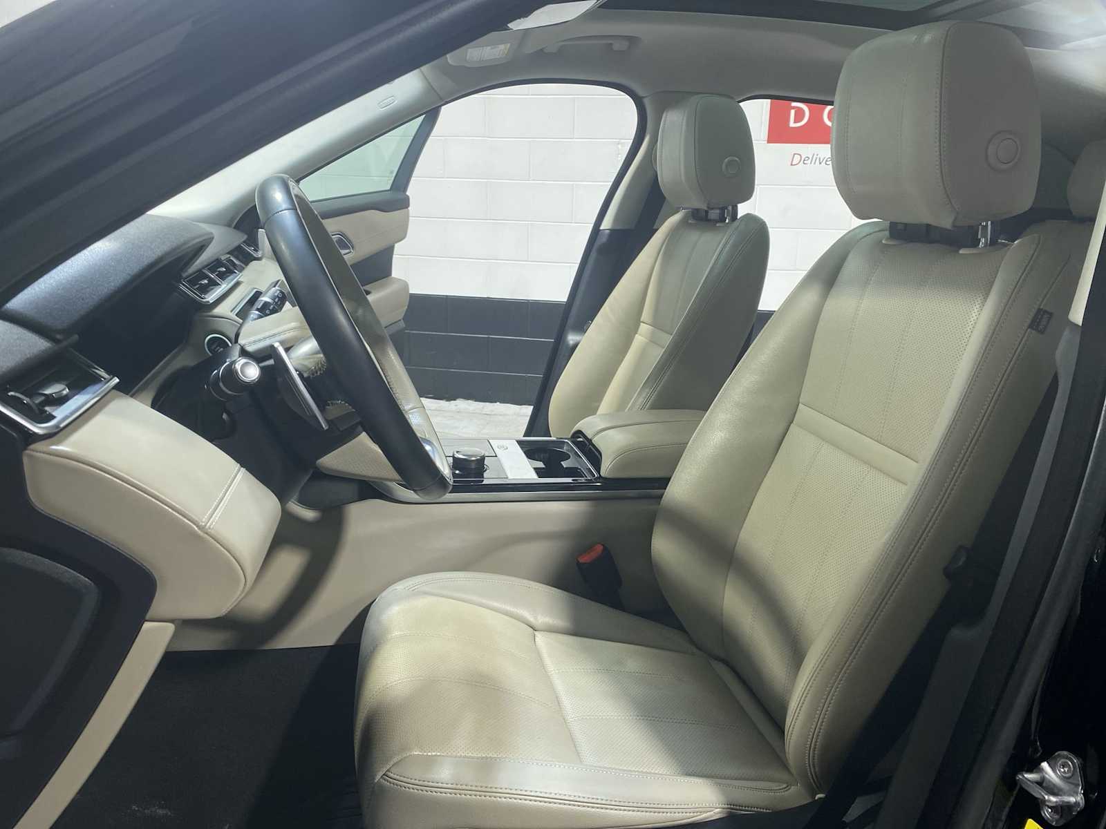 Thumbnail: 2018 Land Rover Range Rover Velar - 11