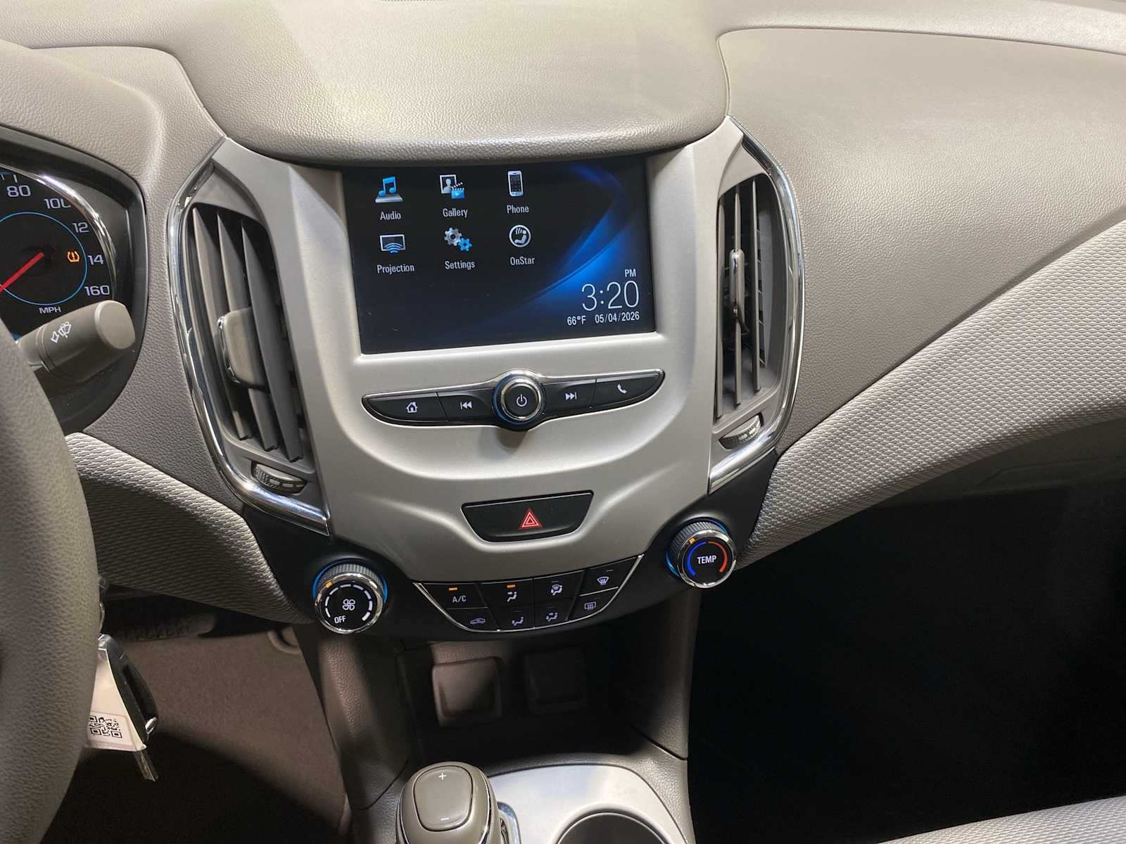 Thumbnail: 2018 Chevrolet Cruze - 16