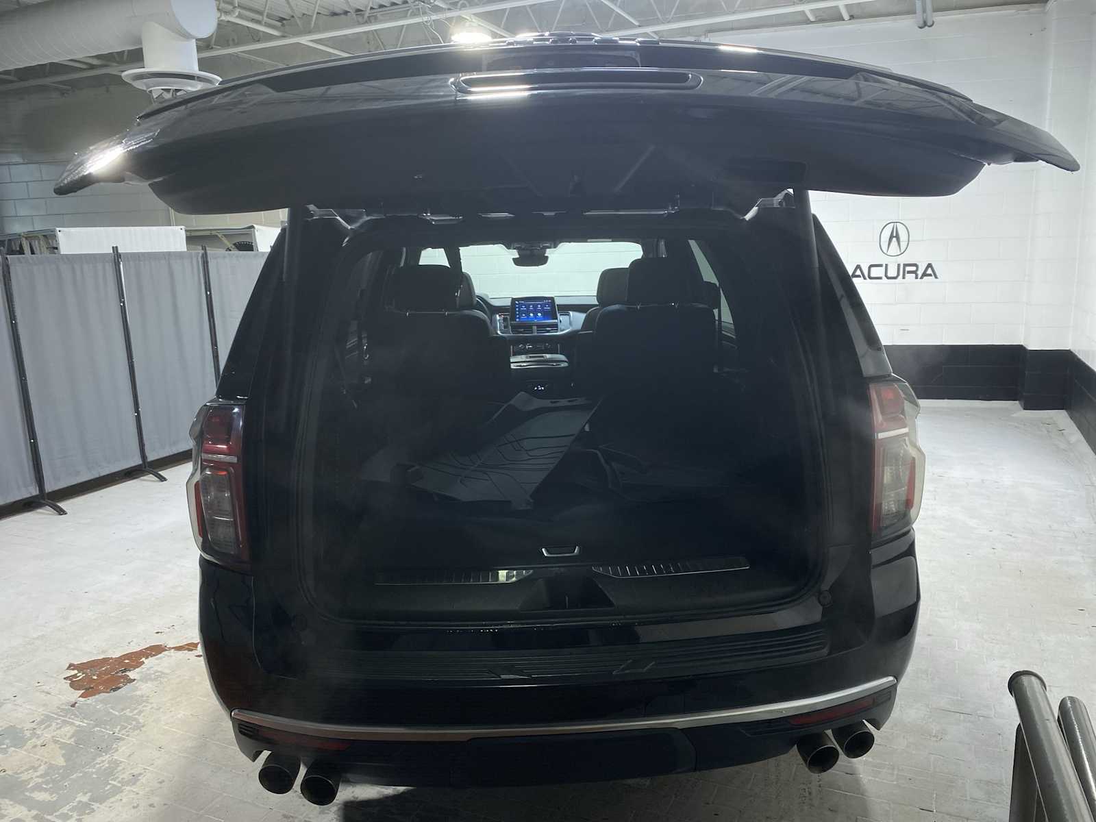 Thumbnail: 2023 Chevrolet Tahoe - 19