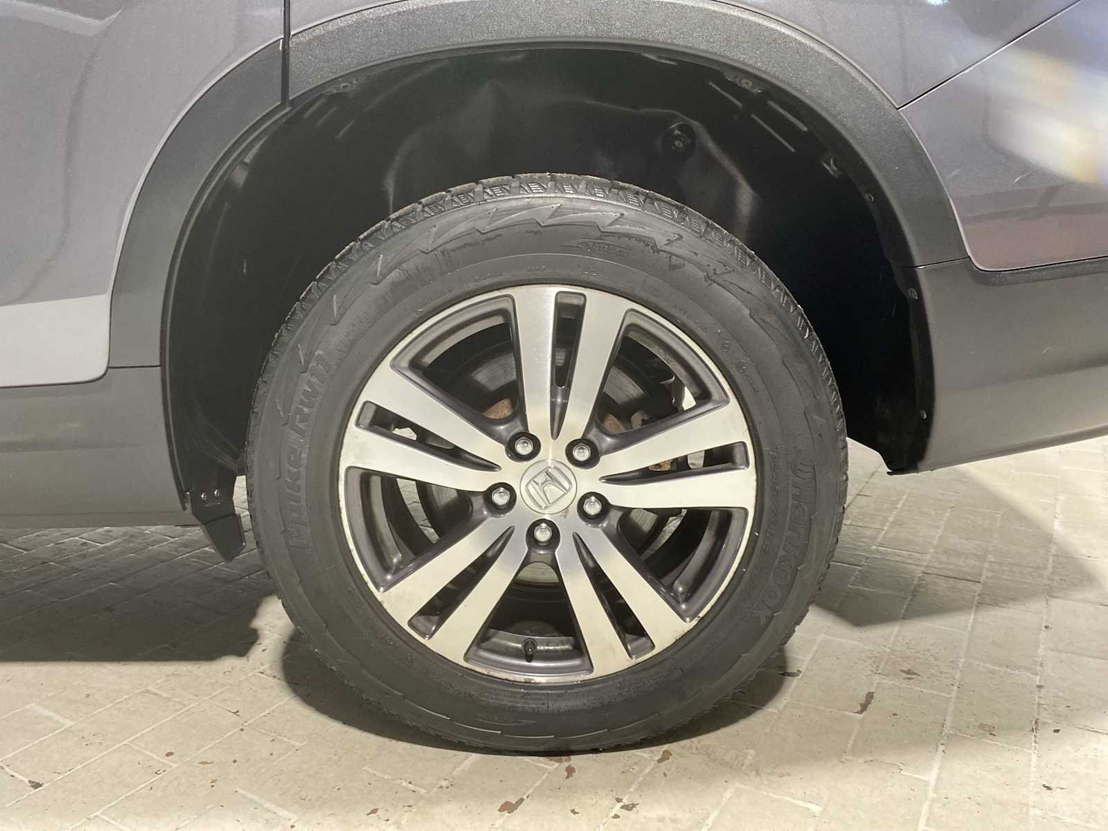 Thumbnail: 2018 Honda Pilot - 8