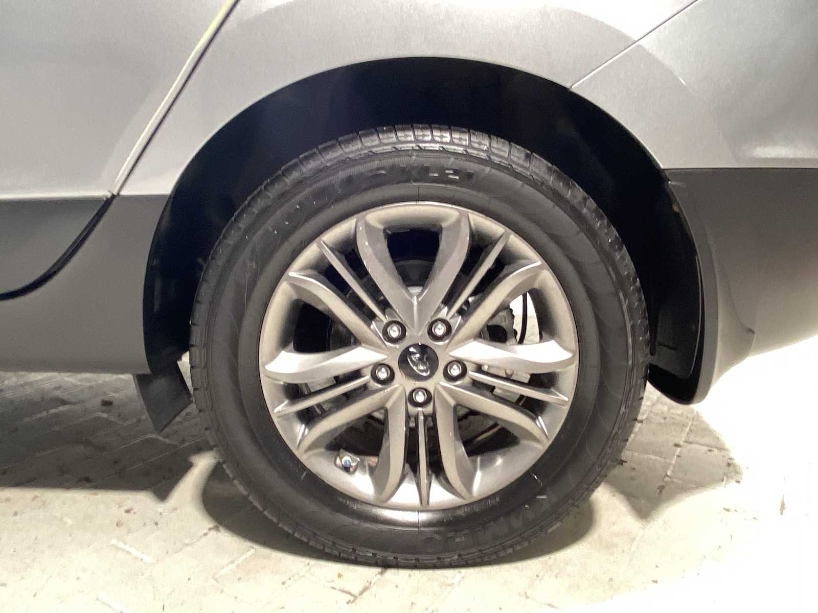 Thumbnail: 2014 Hyundai Tucson - 8