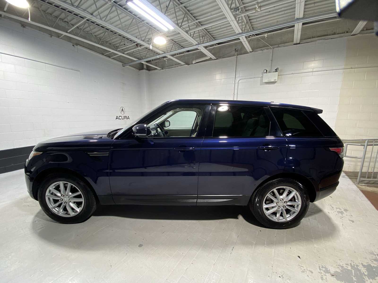 Thumbnail: 2016 Land Rover Range Rover Sport - 3