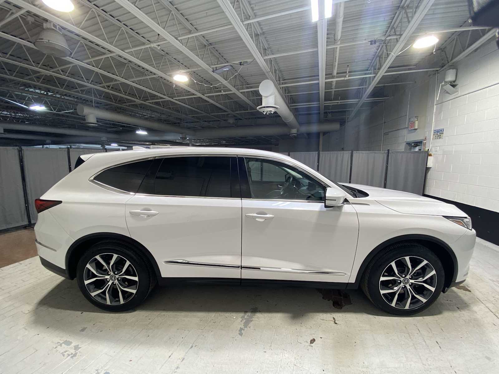 Thumbnail: 2023 Acura MDX - 27