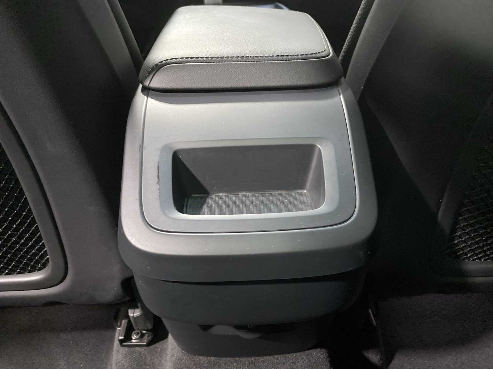 Thumbnail: 2023 Volvo XC60 - 25