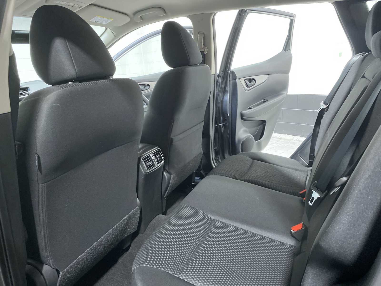 Thumbnail: 2019 Nissan Rogue Sport - 12