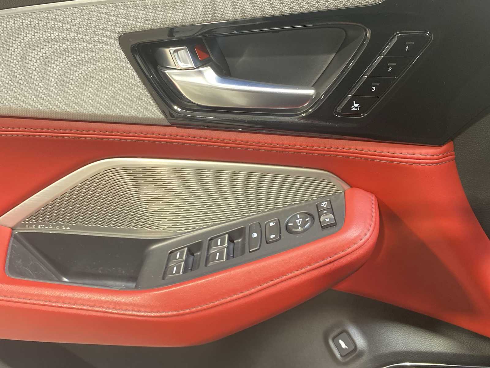 Thumbnail: 2023 Acura MDX - 23