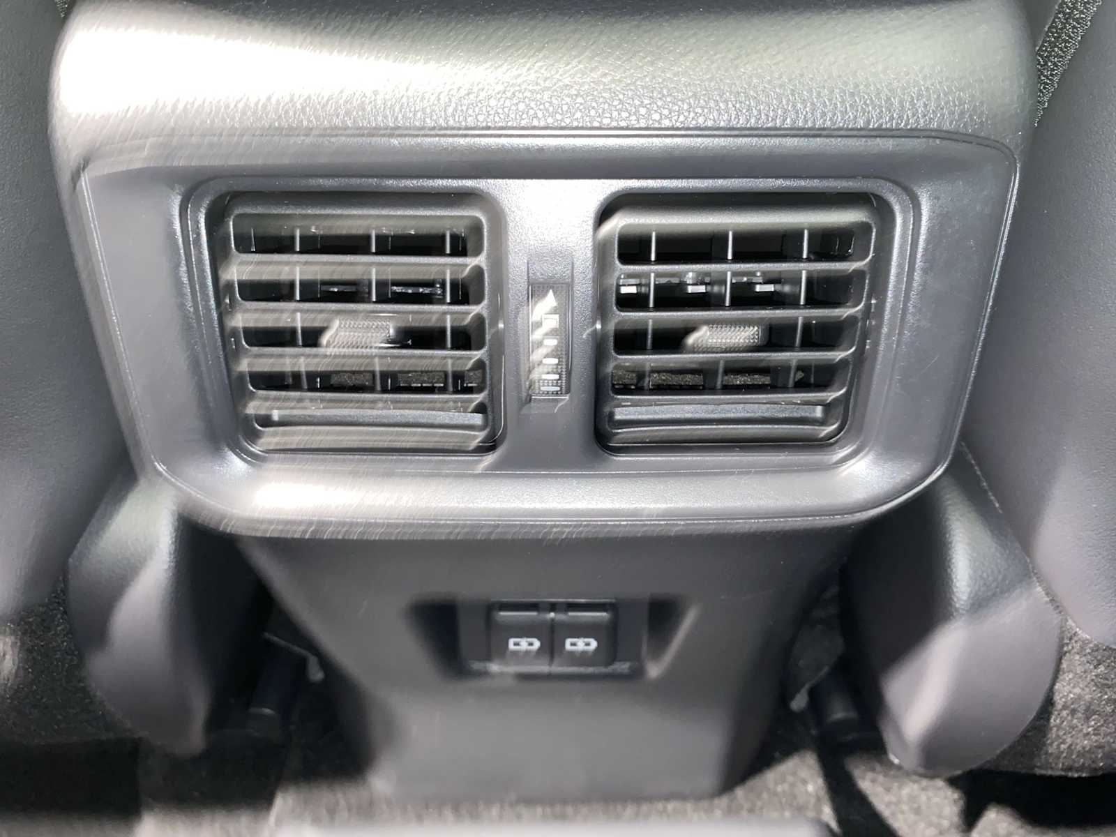 Thumbnail: 2022 Toyota RAV4 - 25