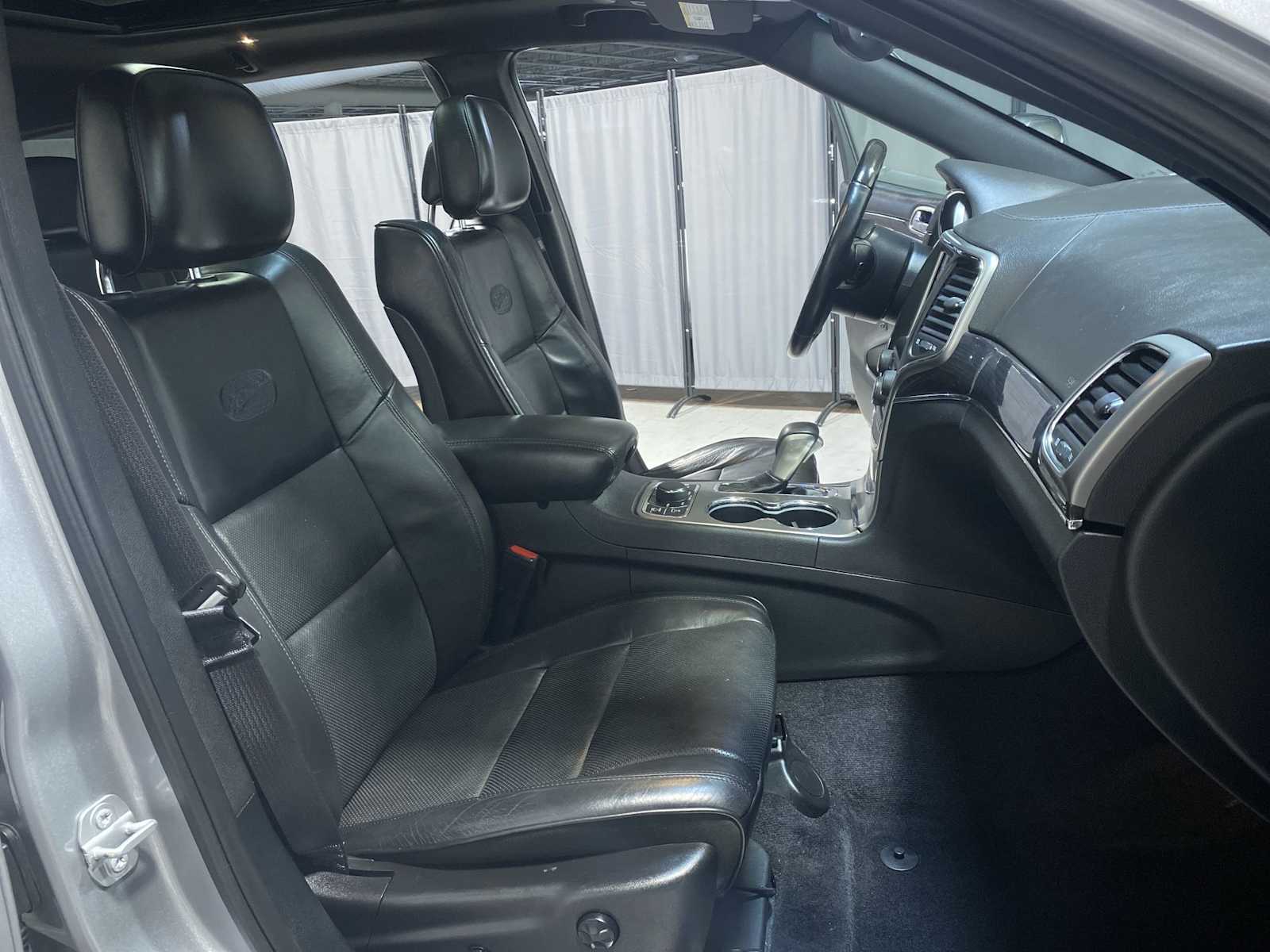 Thumbnail: 2018 Jeep Grand Cherokee - 14