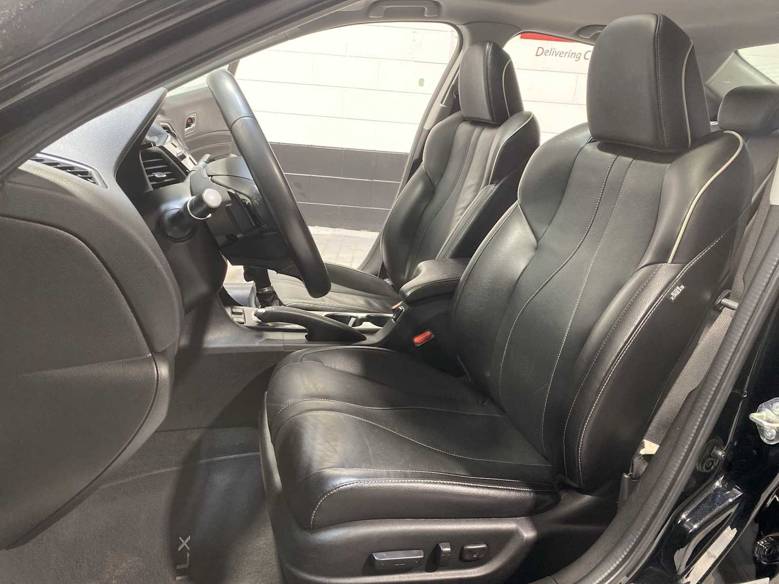 Thumbnail: 2020 Acura ILX - 11