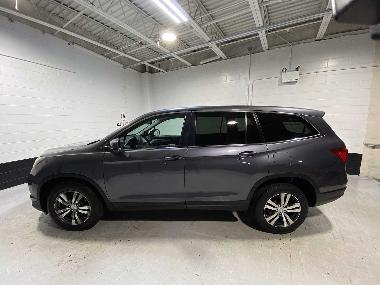 Thumbnail: 2018 Honda Pilot - 3