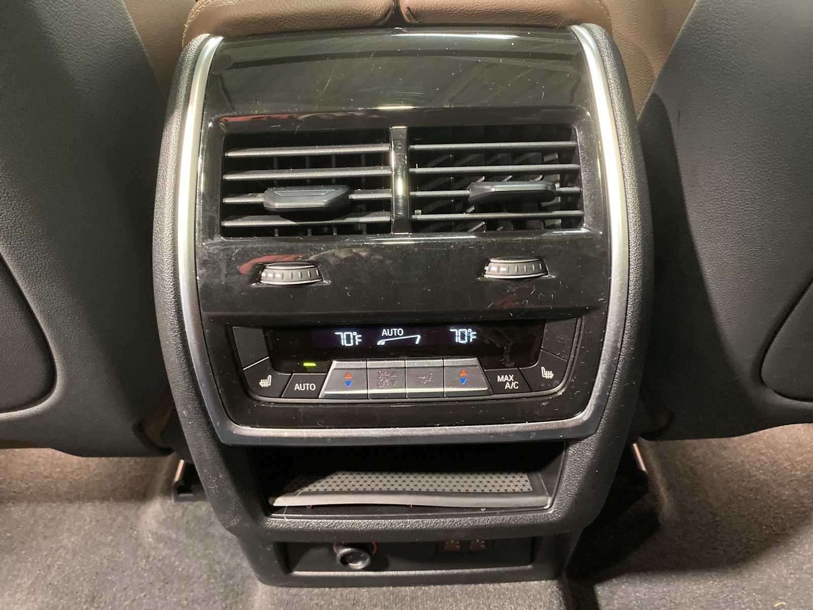 Thumbnail: 2021 BMW X7 - 25