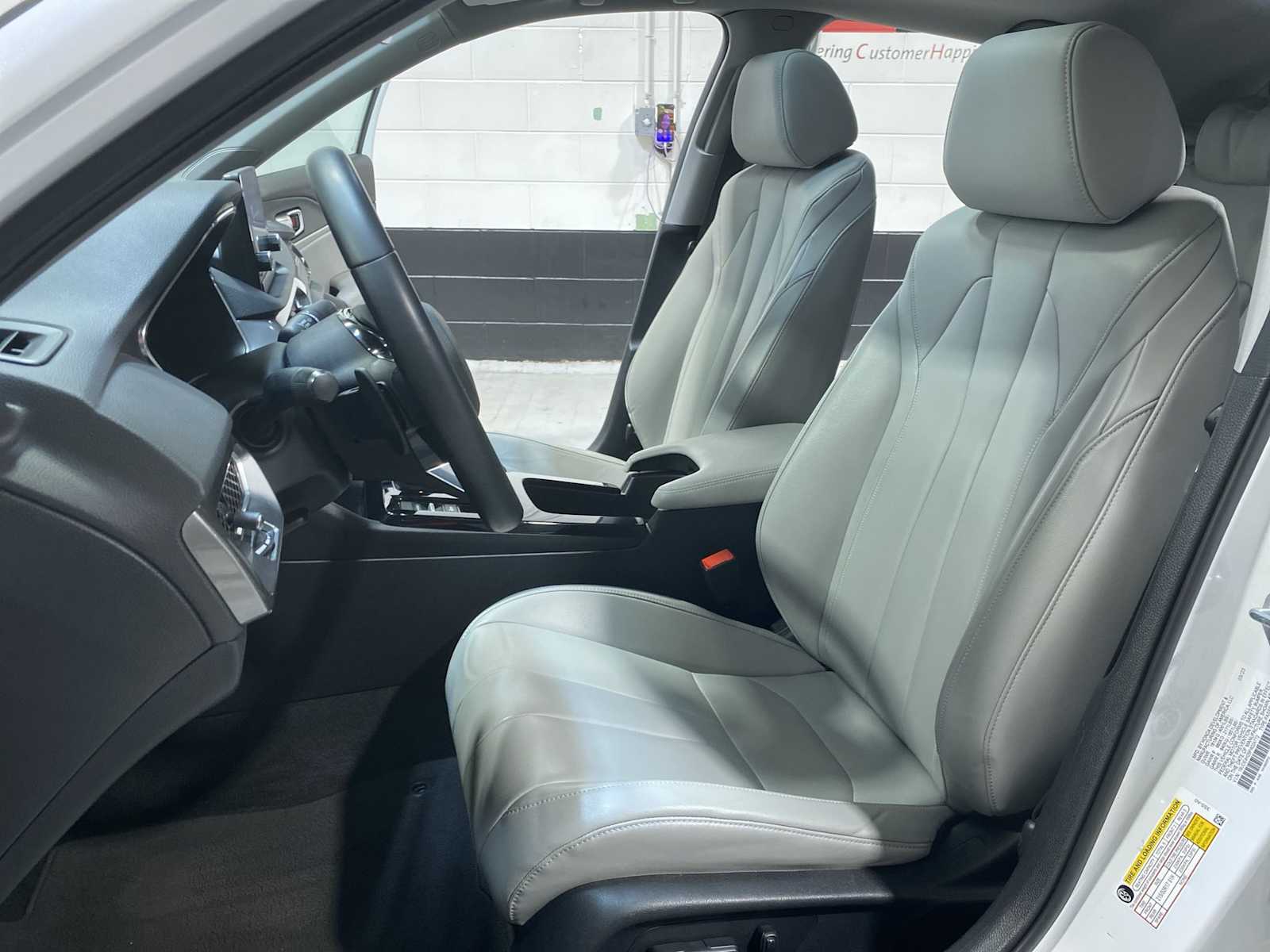 Thumbnail: 2023 Acura Integra - 11