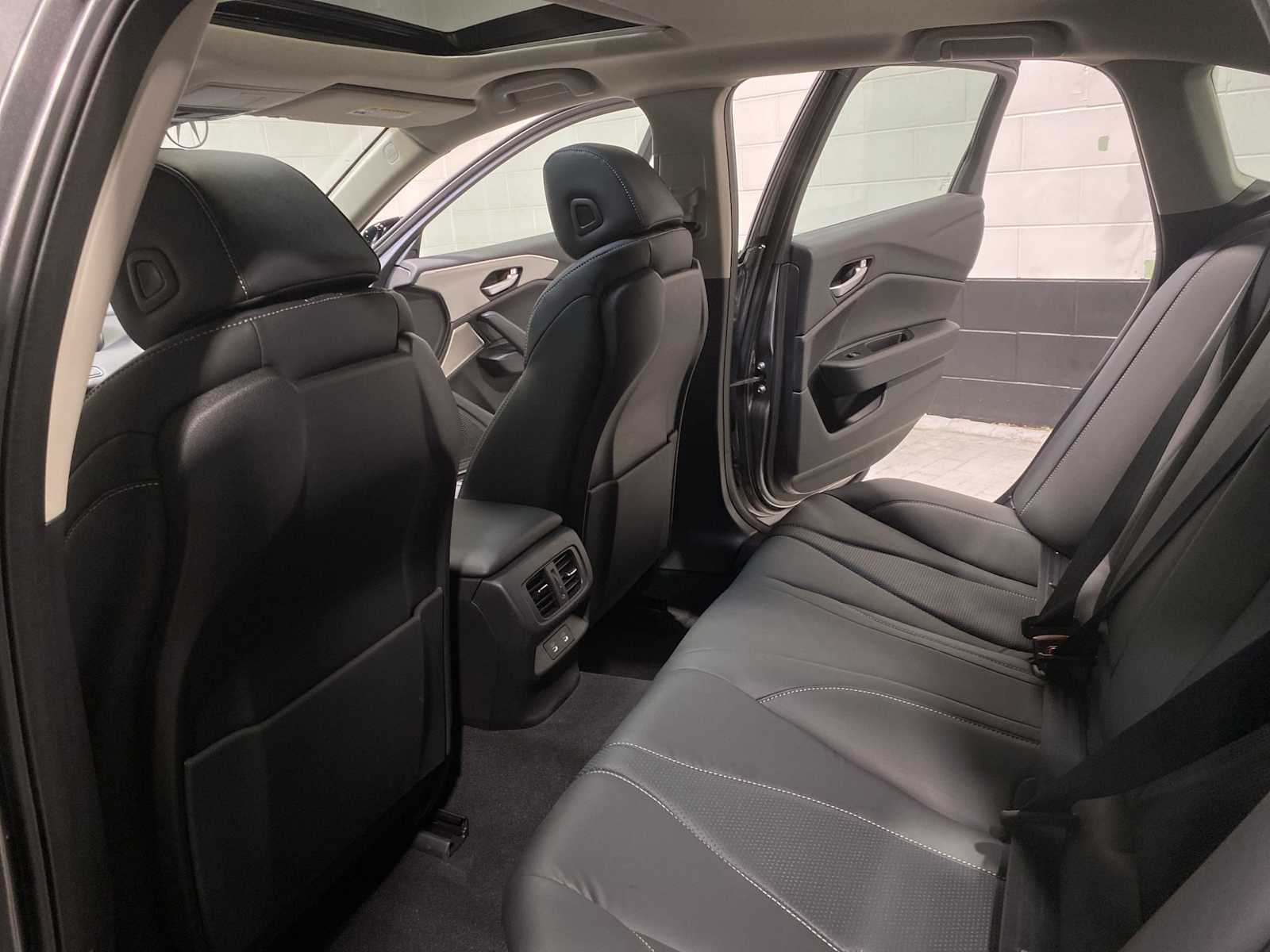 Thumbnail: 2025 Acura TLX - 12