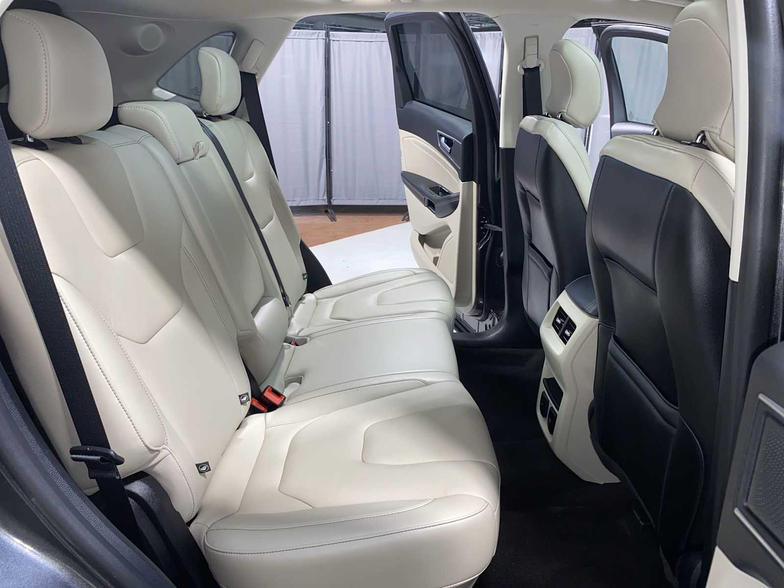 Thumbnail: 2019 Ford Edge - 13