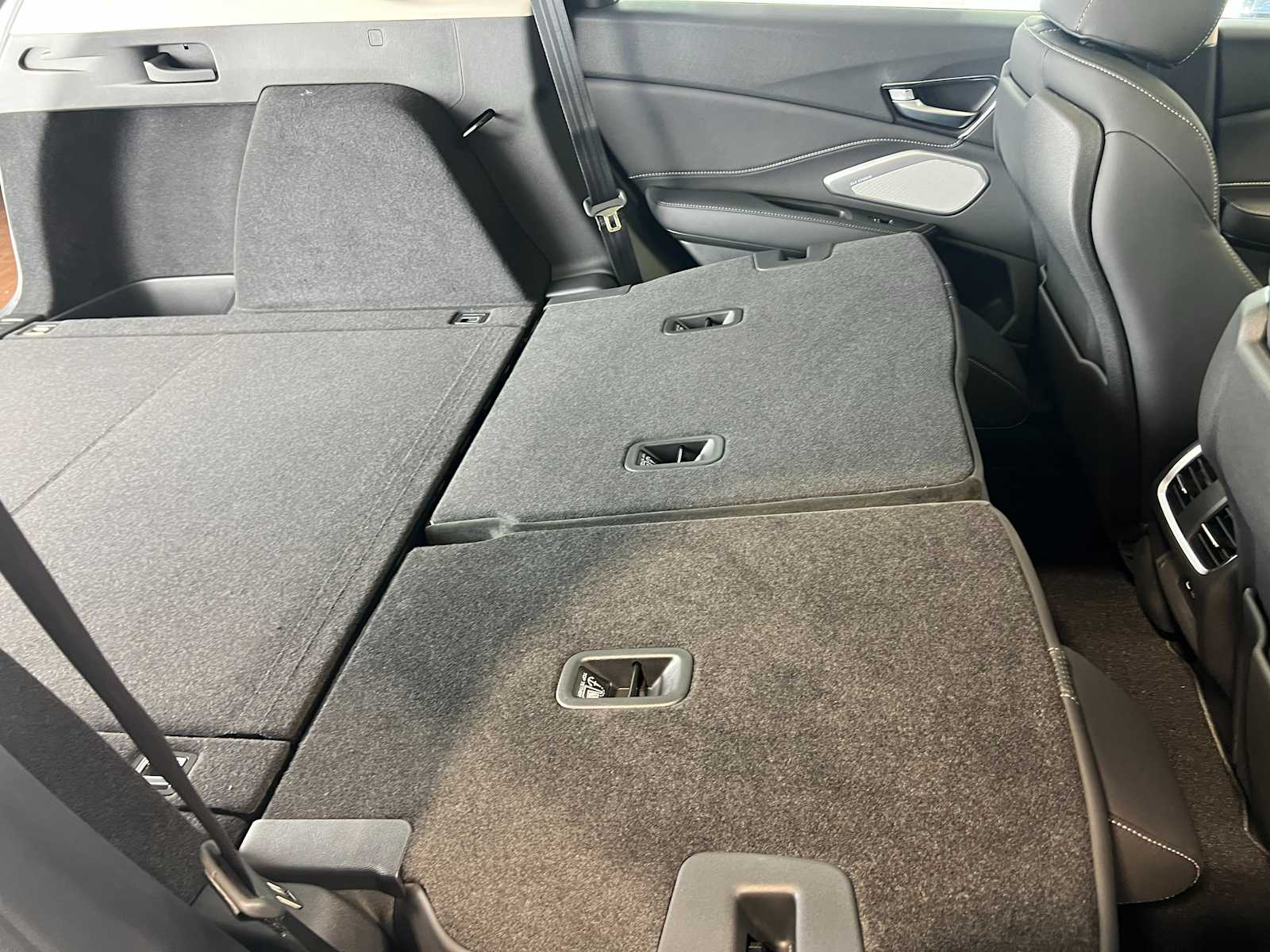 Thumbnail: 2026 Acura RDX - 34