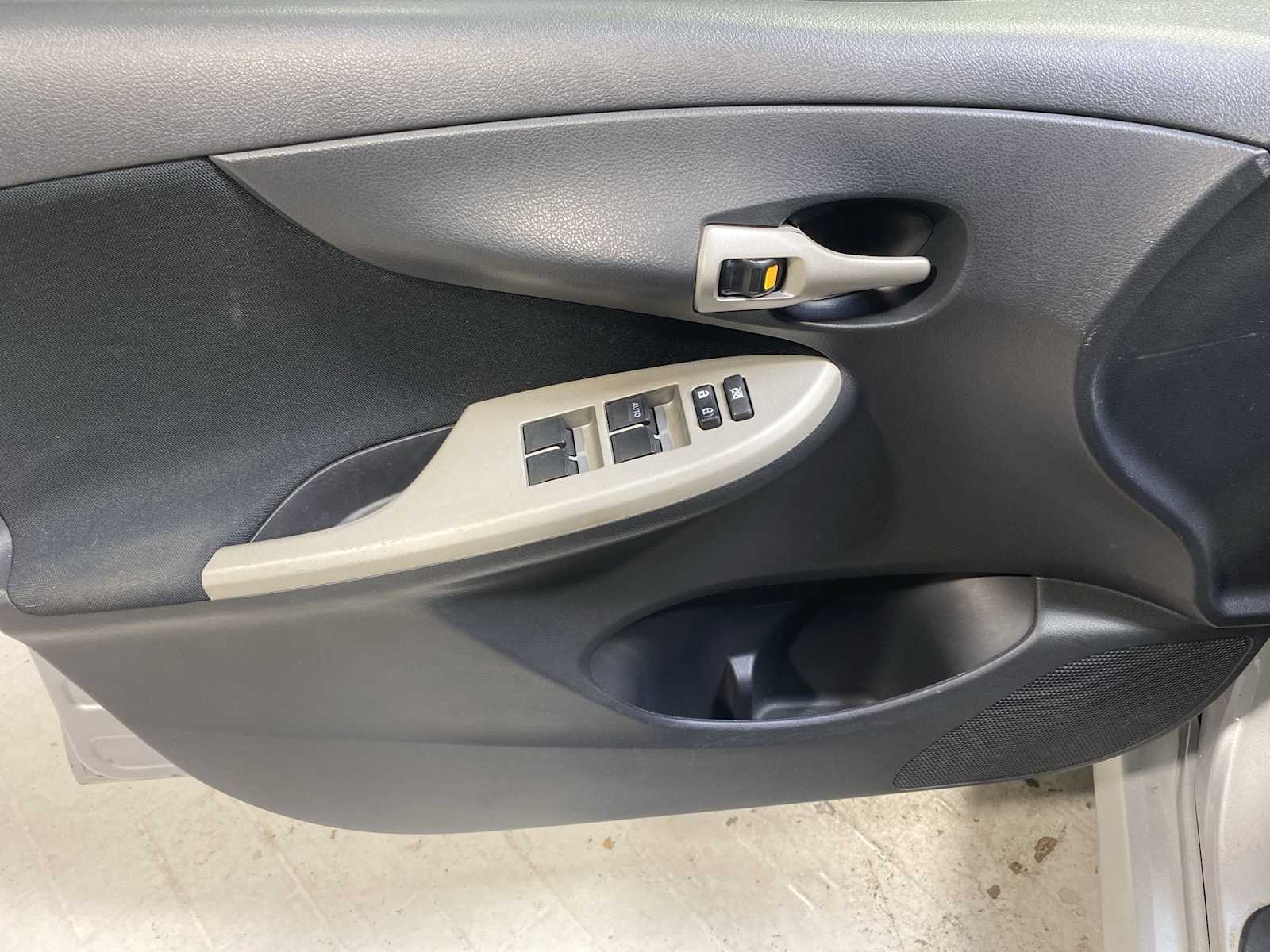 Thumbnail: 2011 Toyota Corolla - 24