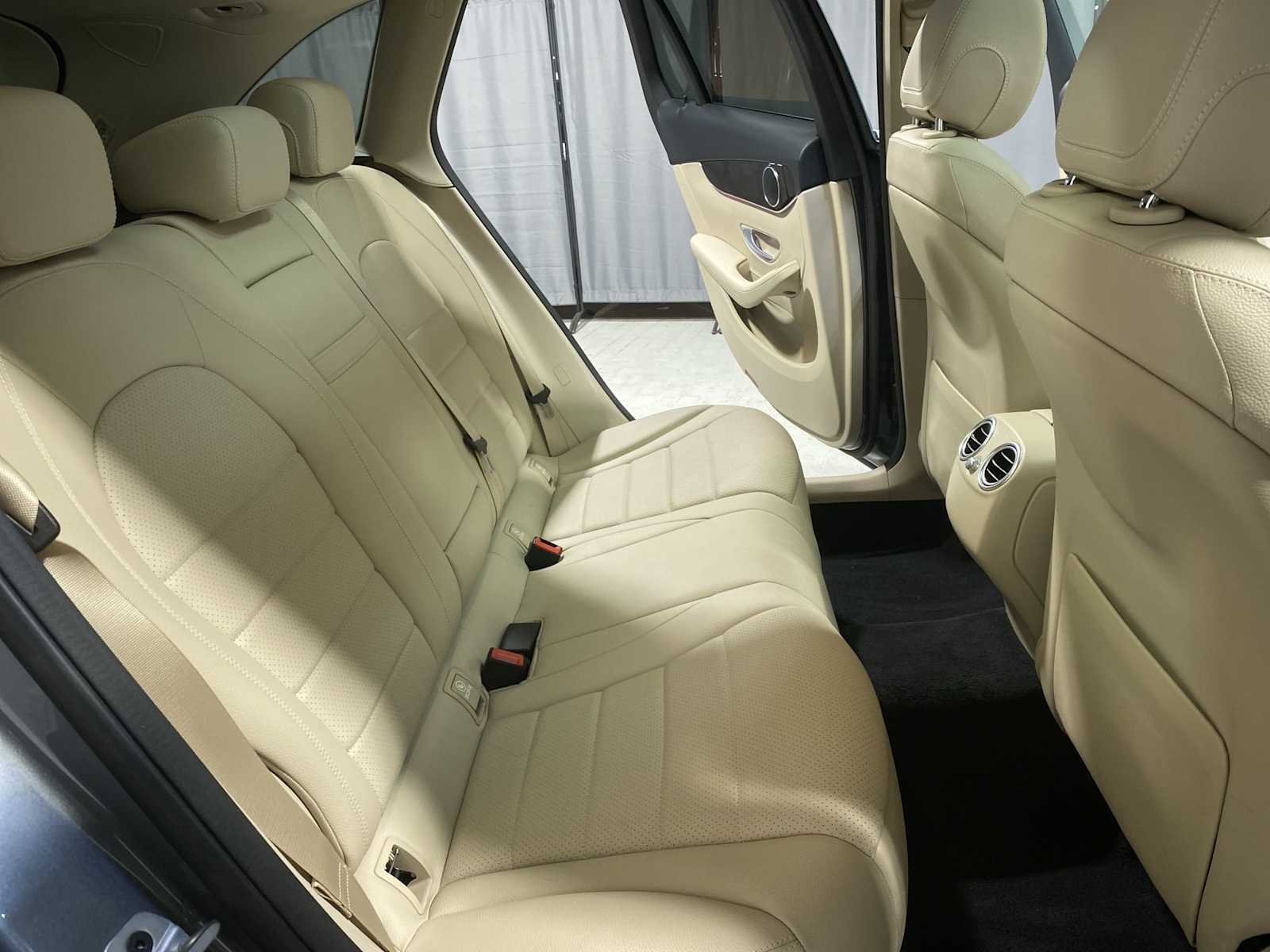 Thumbnail: 2022 Mercedes-Benz GLC - 13