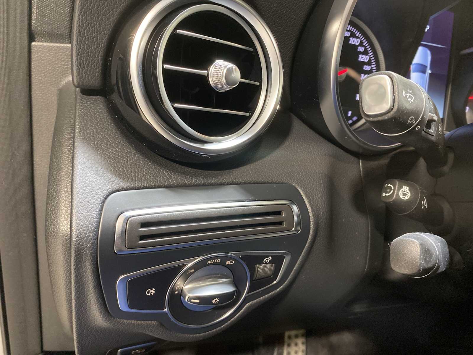 Thumbnail: 2019 Mercedes-Benz GLC - 24